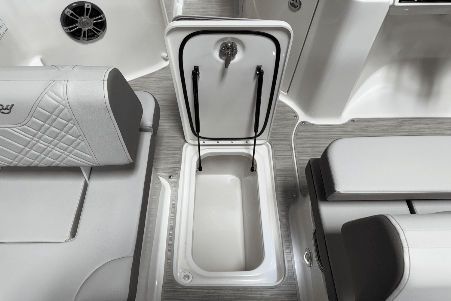 2025 Sea Ray 250 SDX Image Thumbnail #84