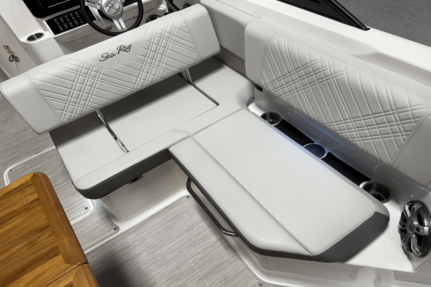2025 Sea Ray 250 SDX Image Thumbnail #60