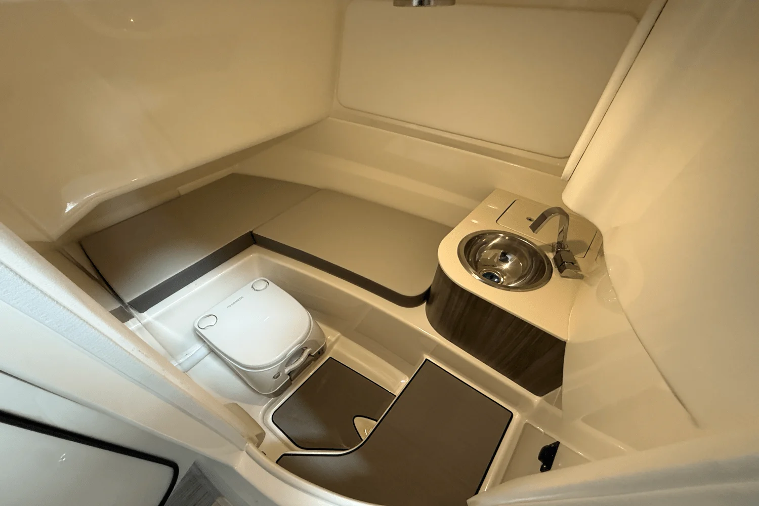 2025 Sea Ray 250 SDX Image Thumbnail #80