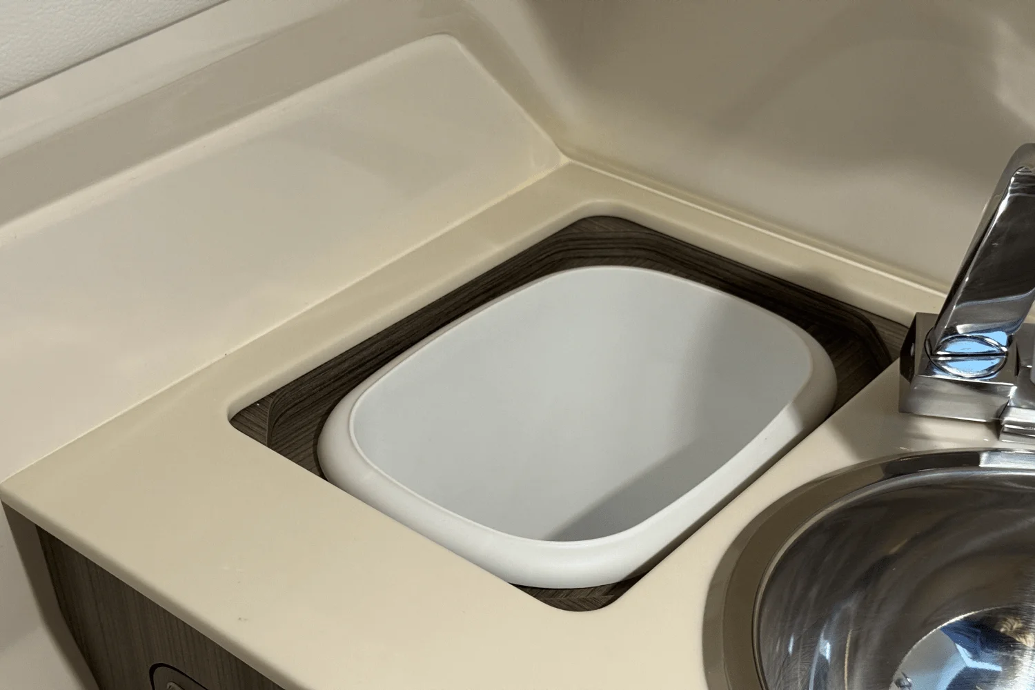 2025 Sea Ray 250 SDX Image Thumbnail #78