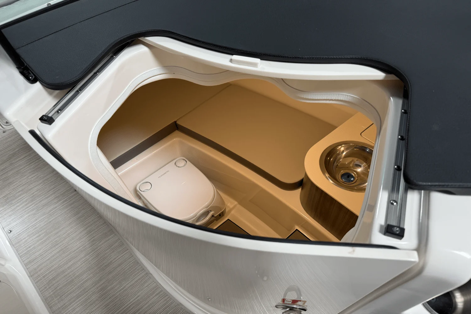 2025 Sea Ray 250 SDX Image Thumbnail #81