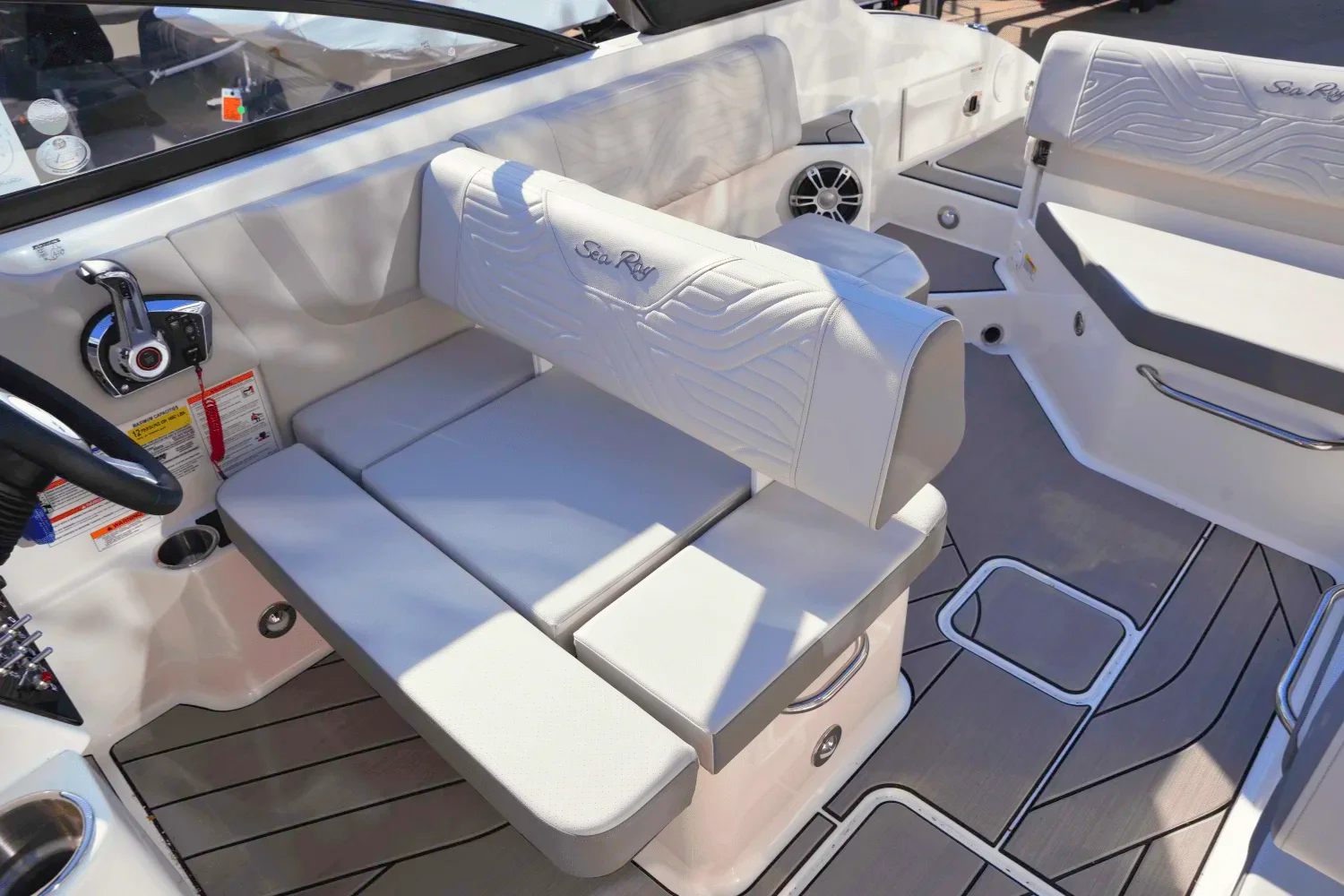 2025 Sea Ray SDX 250 Surf Image Thumbnail #23