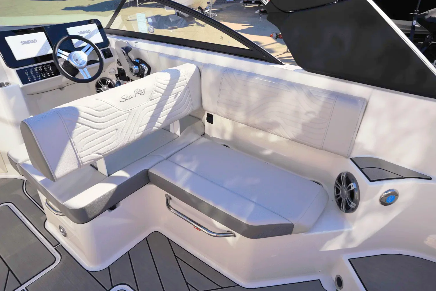 2025 Sea Ray SDX 250 Surf Image Thumbnail #18