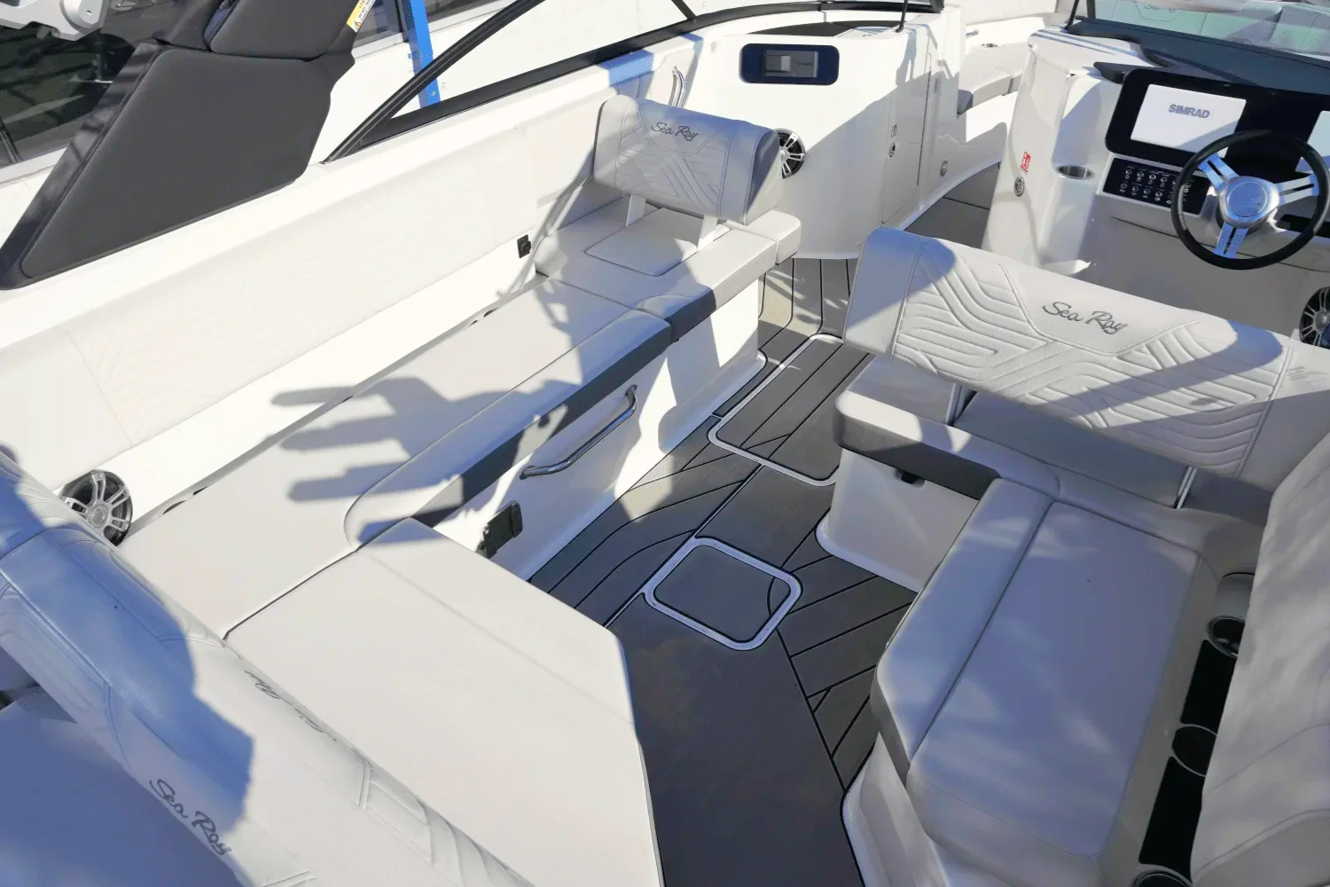 2025 Sea Ray SDX 250 Surf Image Thumbnail #15