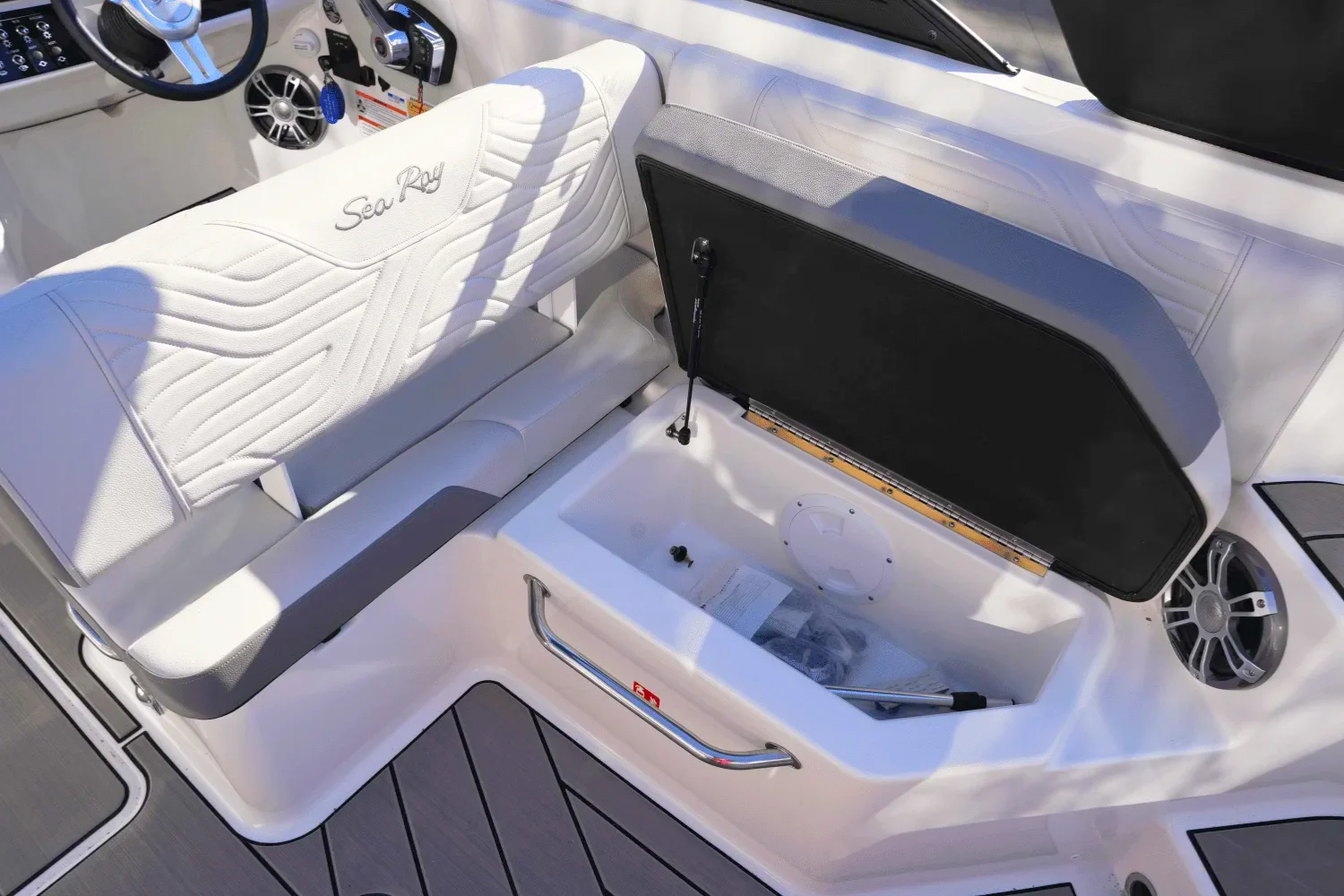 2025 Sea Ray SDX 250 Surf Image Thumbnail #19