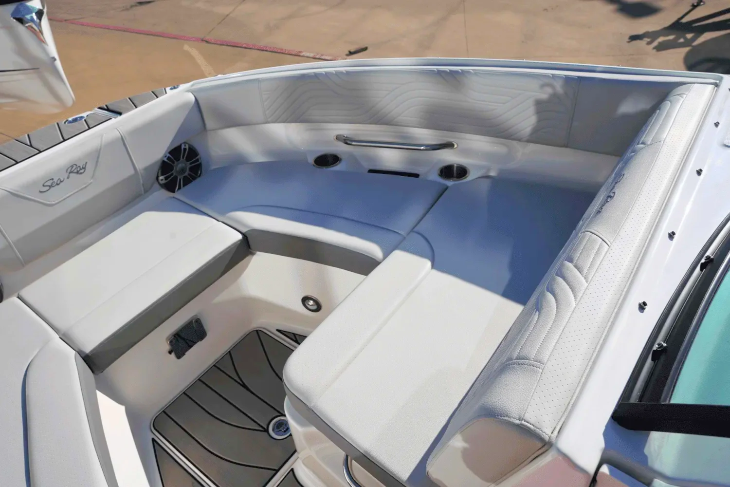 2025 Sea Ray SDX 250 Surf Image Thumbnail #32