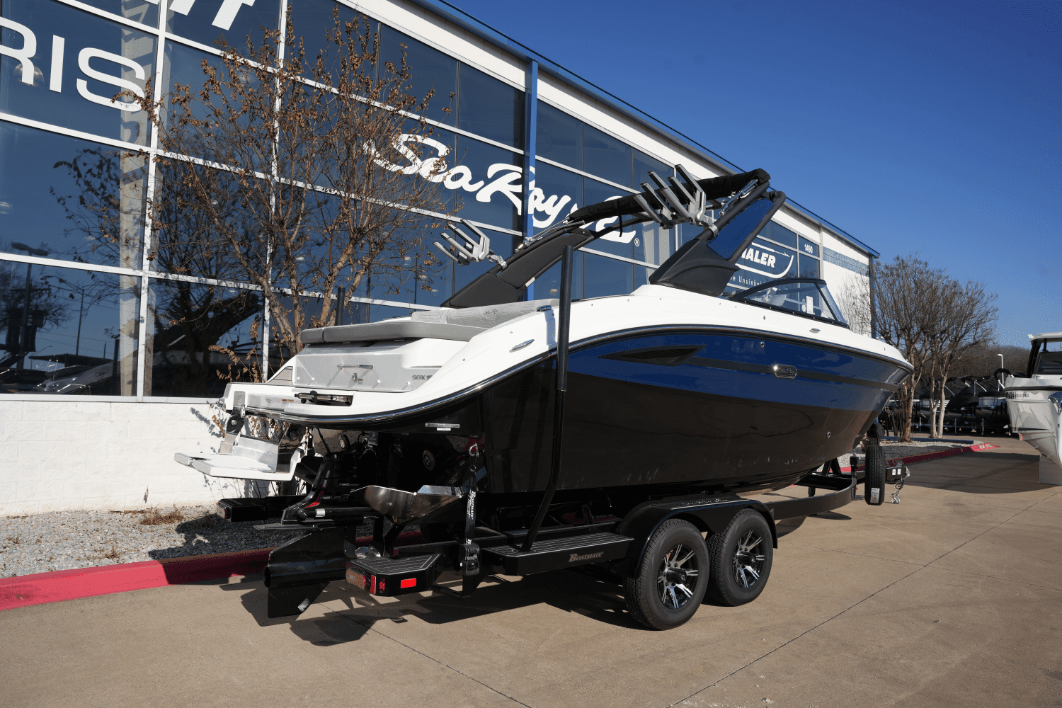 2025 Sea Ray SDX 250 Surf Image Thumbnail #2