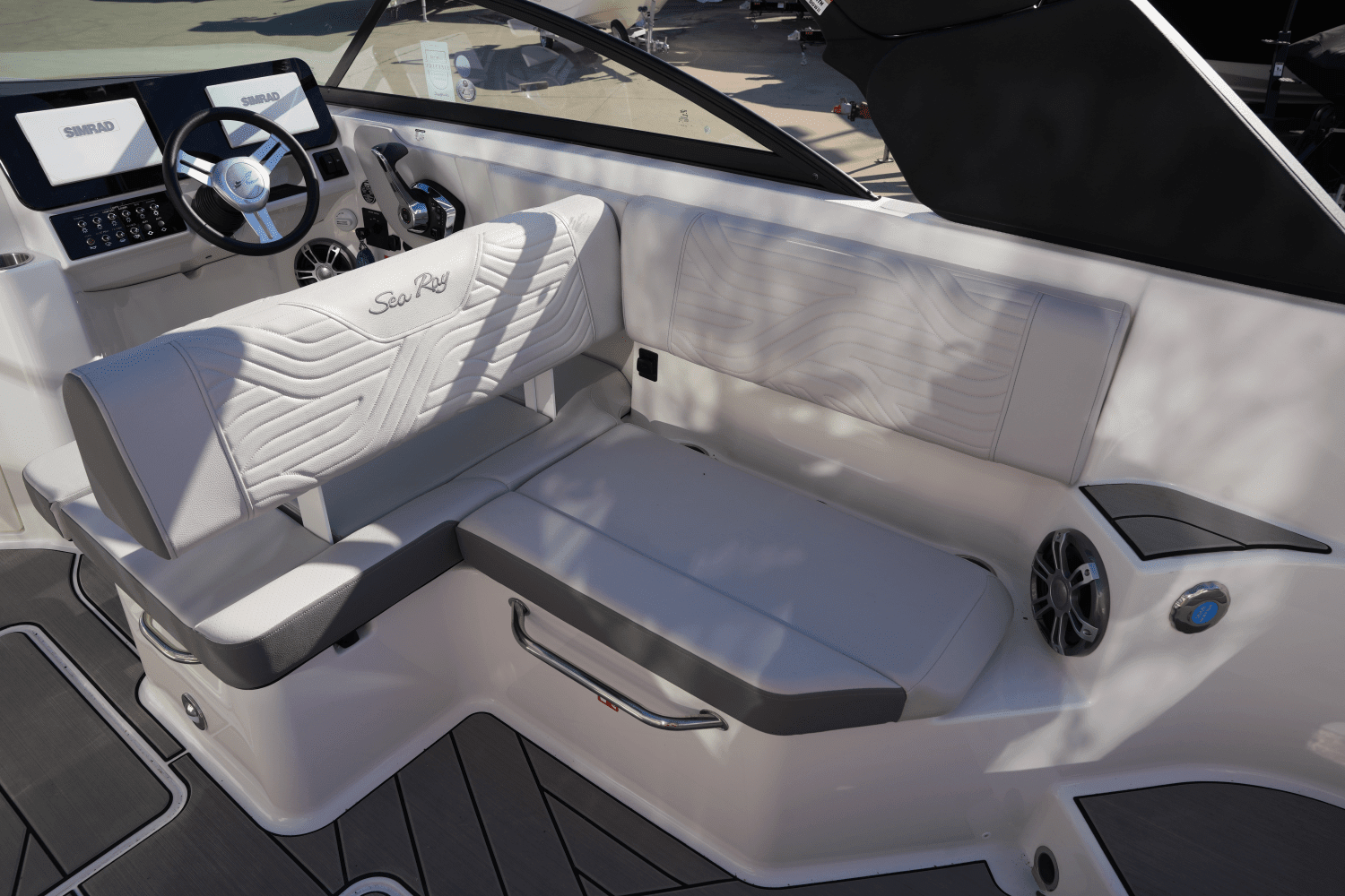 2025 Sea Ray SDX 250 Surf Image Thumbnail #18