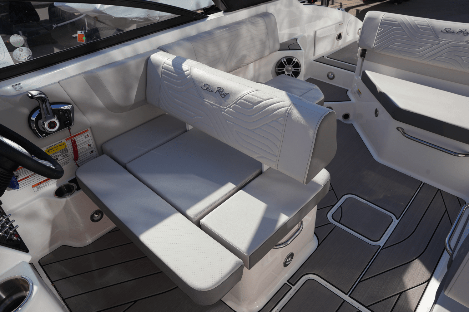 2025 Sea Ray SDX 250 Surf Image Thumbnail #23