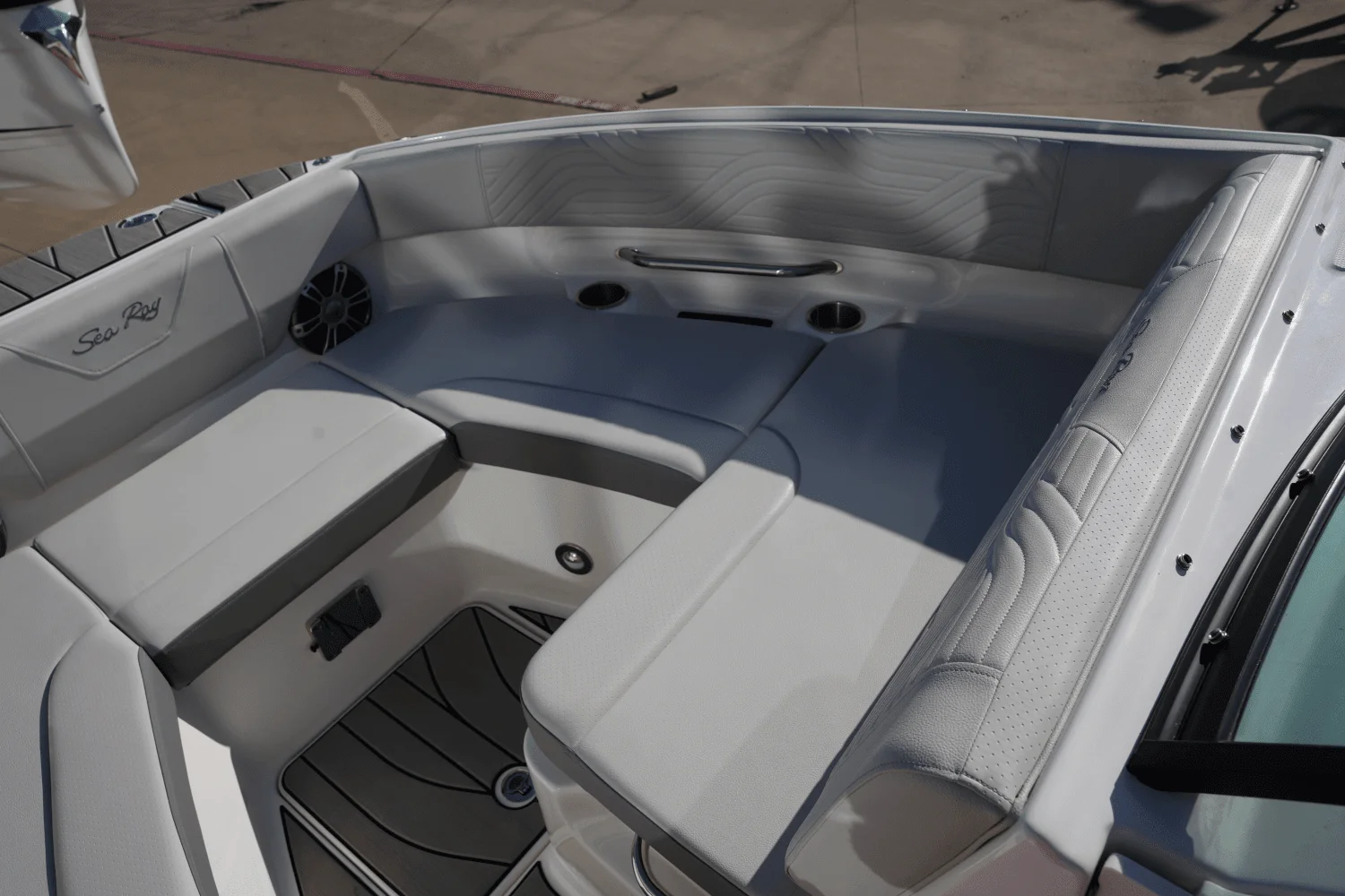 2025 Sea Ray SDX 250 Surf Image Thumbnail #32