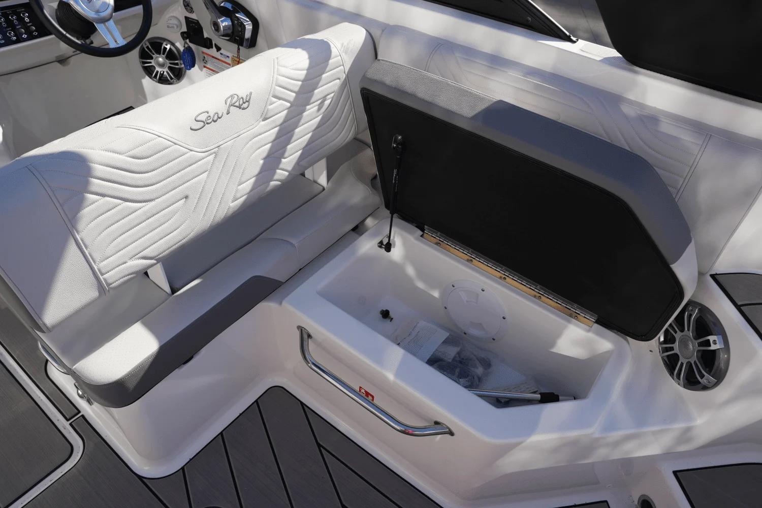 2025 Sea Ray SDX 250 Surf Image Thumbnail #19