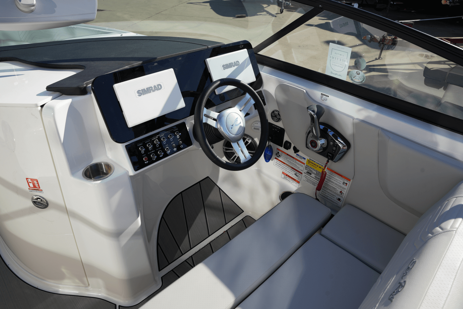 2025 Sea Ray SDX 250 Surf Image Thumbnail #24