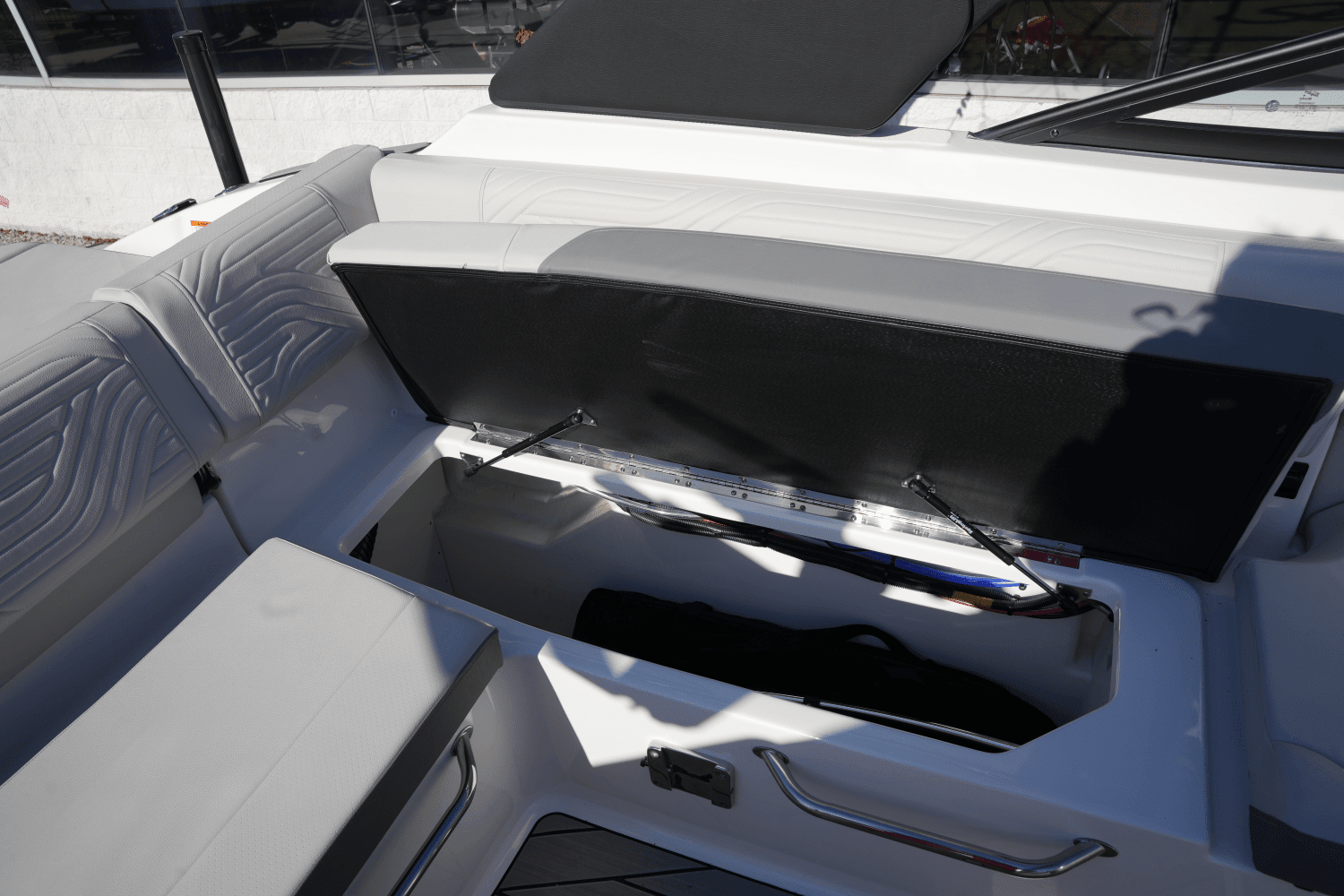 2025 Sea Ray SDX 250 Surf Image Thumbnail #20