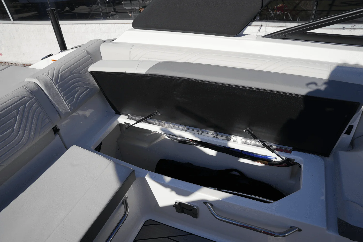 2025 Sea Ray SDX 250 Surf Image Thumbnail #20