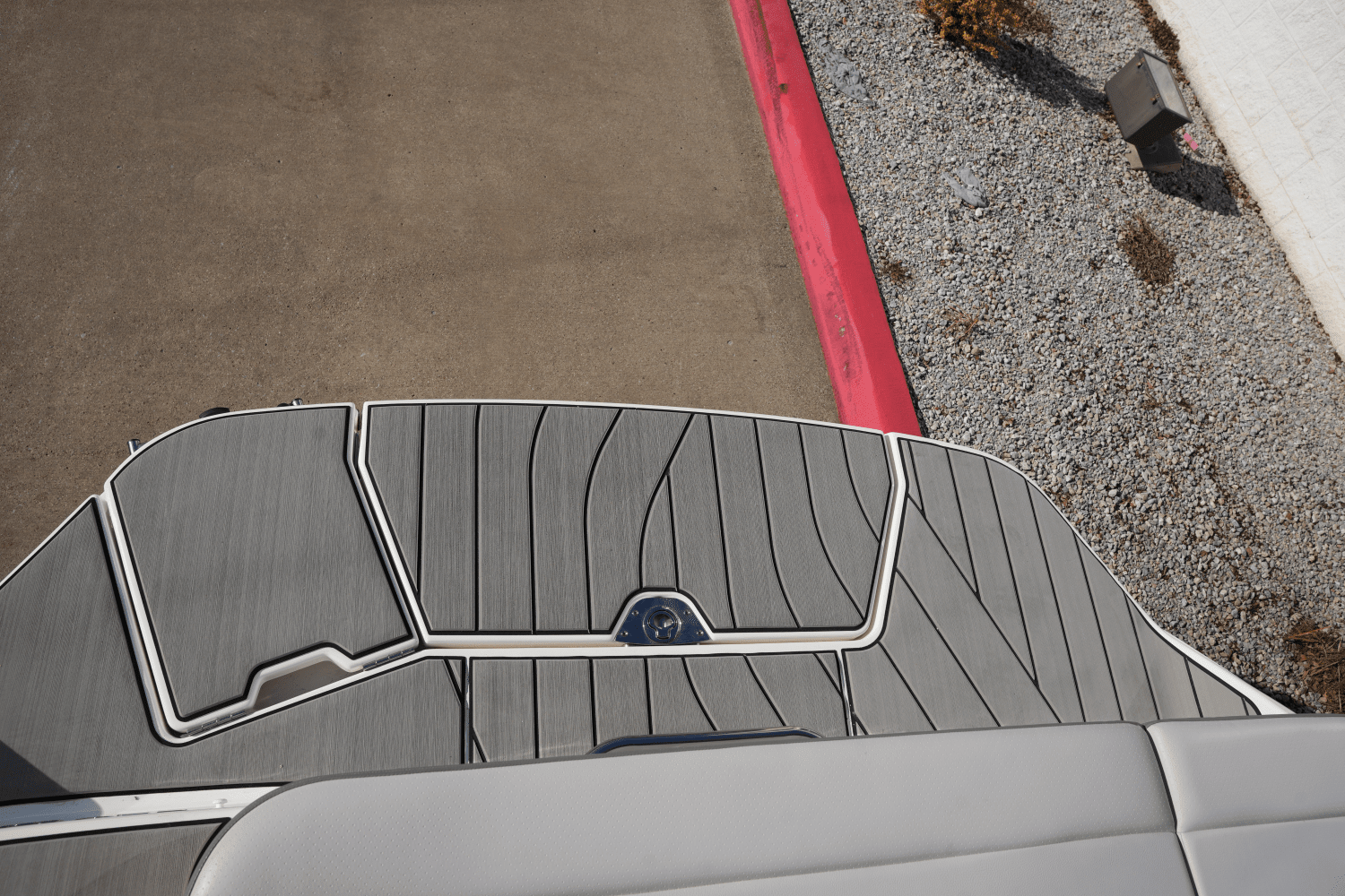 2025 Sea Ray SDX 250 Surf Image Thumbnail #7