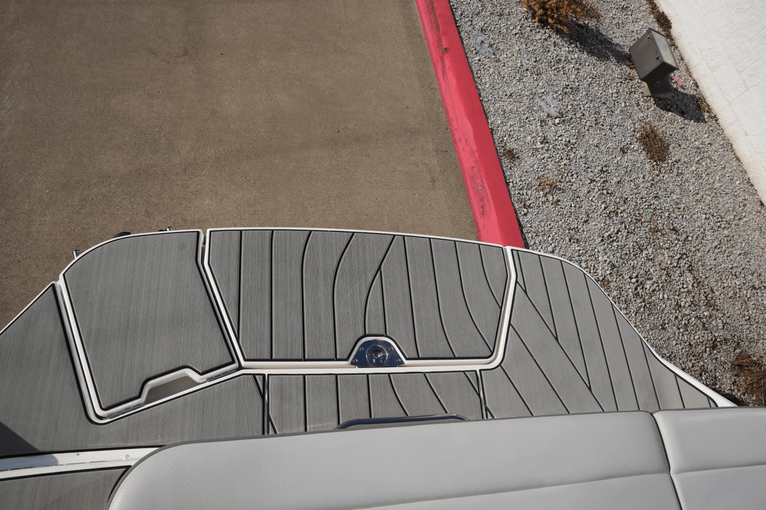 2025 Sea Ray SDX 250 Surf Image Thumbnail #7