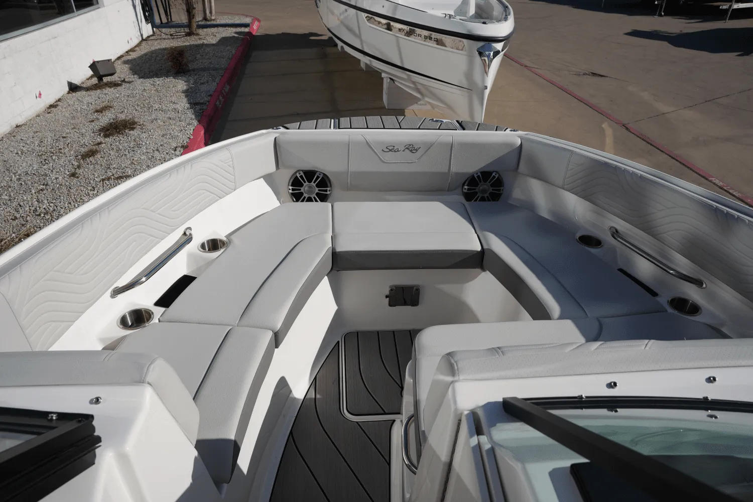 2025 Sea Ray SDX 250 Surf Image Thumbnail #31
