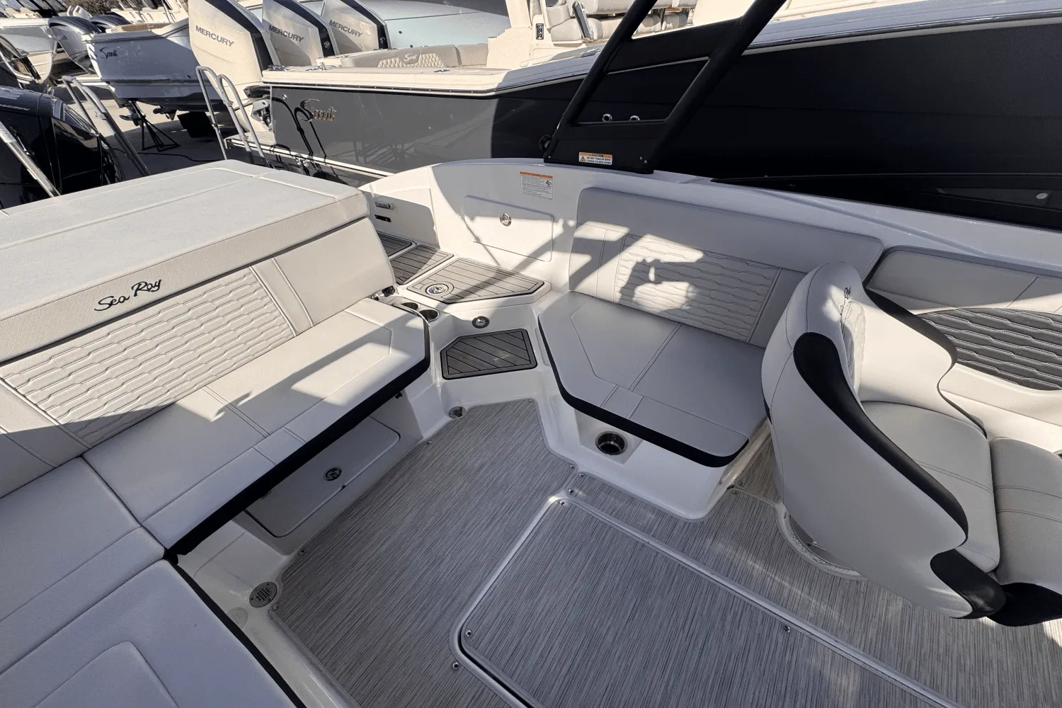 2025 Sea Ray SPX 230 Outboard Image Thumbnail #11