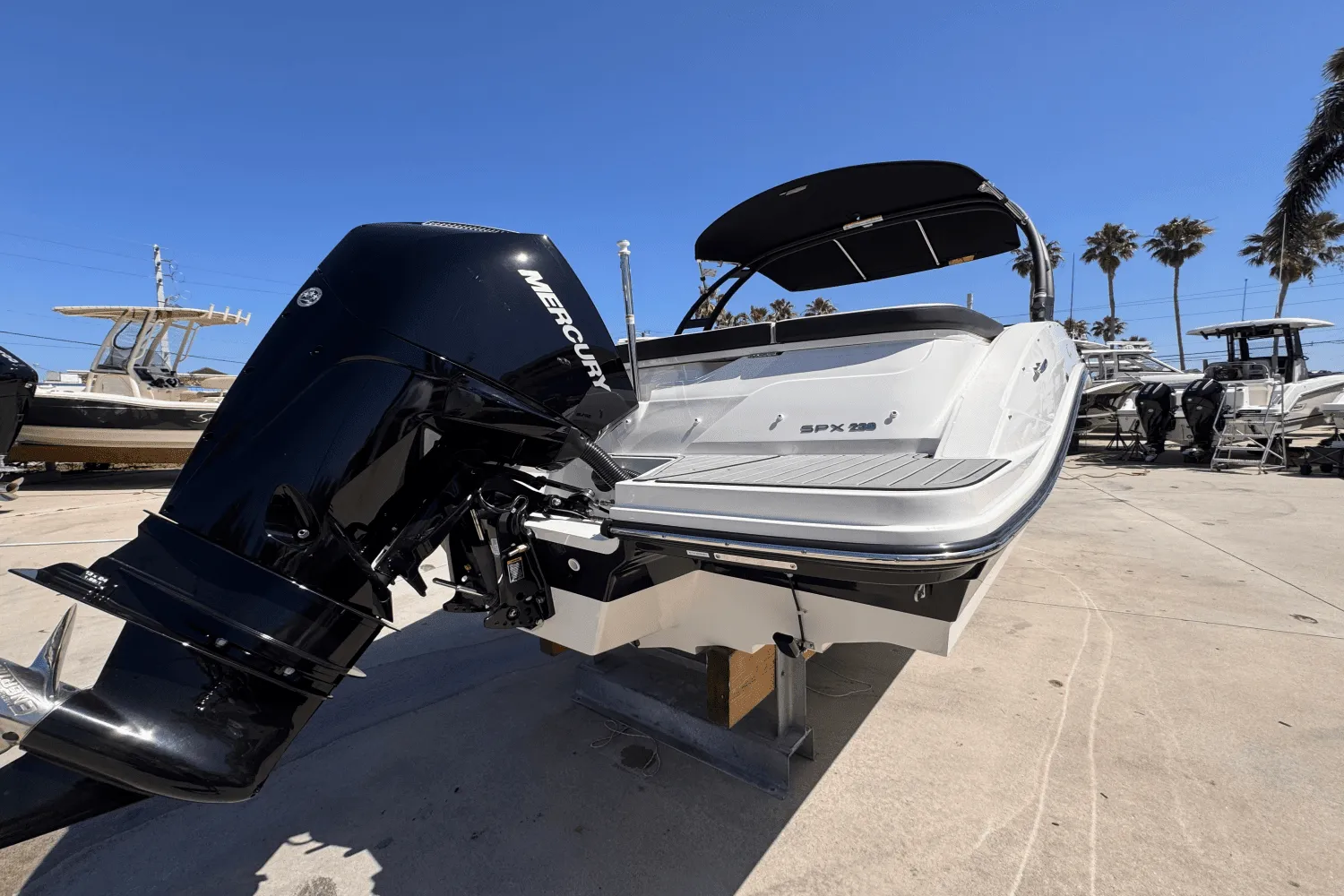2025 Sea Ray SPX 230 Outboard Image Thumbnail #5