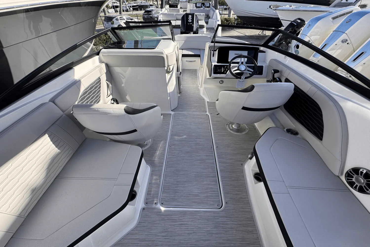 2025 Sea Ray SPX 230 Outboard Image Thumbnail #15