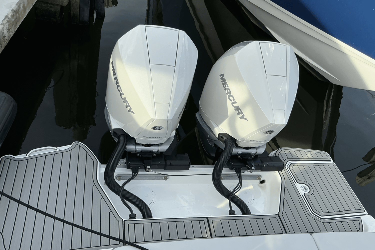 2025 Sea Ray SDX 290 Outboard Image Thumbnail #20