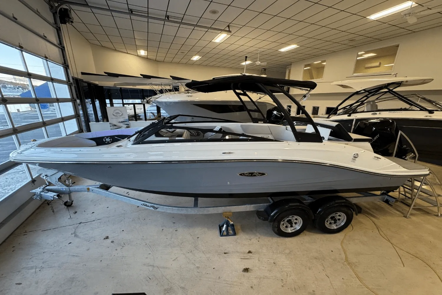 2025 Sea Ray SPX 230 Outboard Image Thumbnail #1
