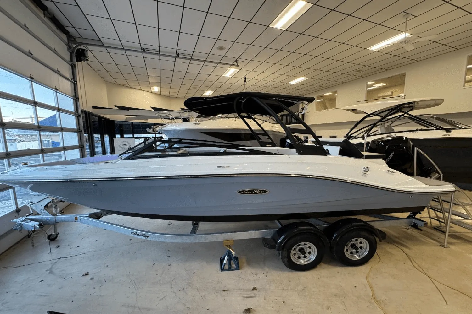 2025 Sea Ray SPX 230 Outboard Image Thumbnail #0