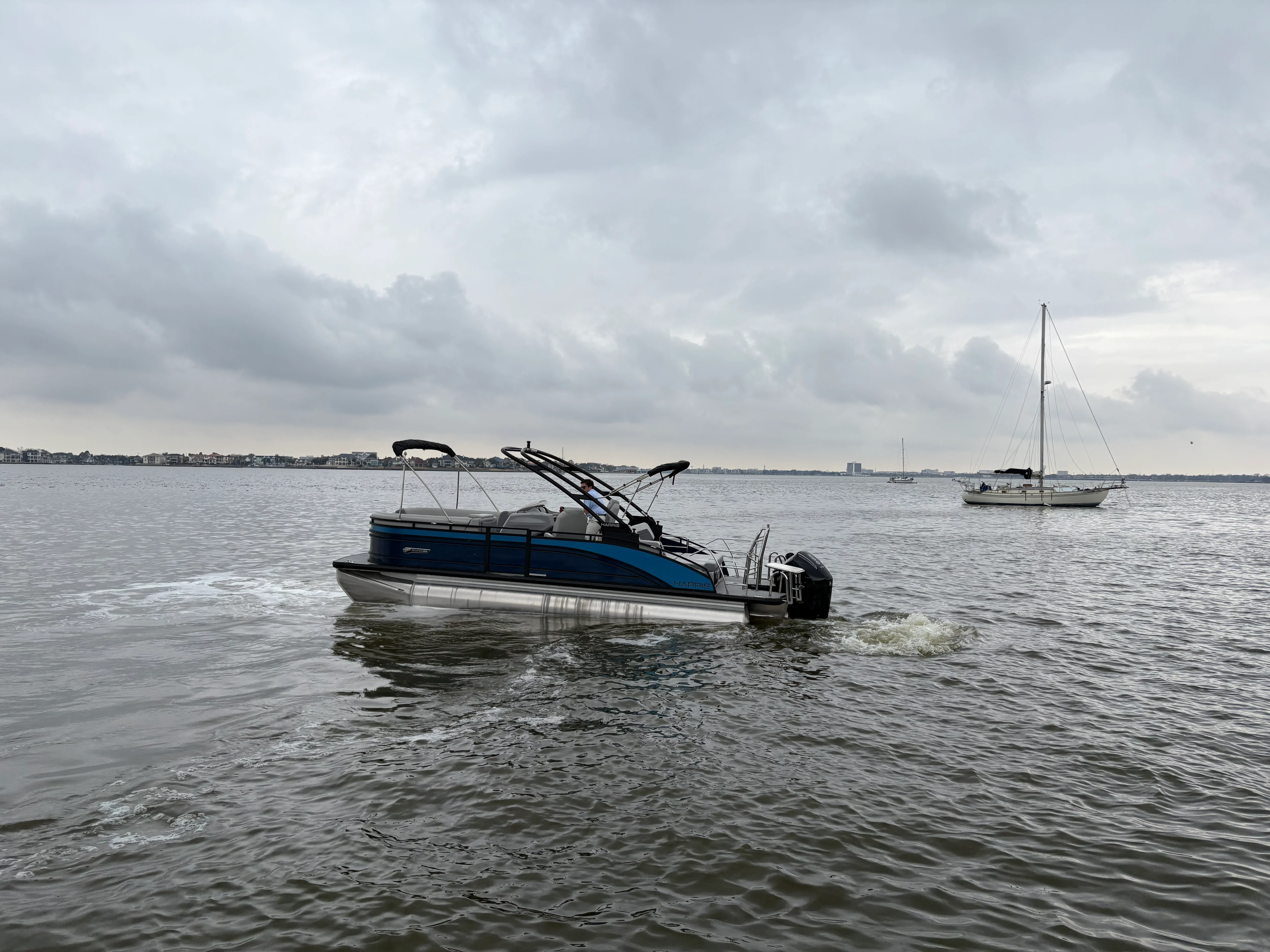 2025 Harris 230 Solstice Image Thumbnail #5