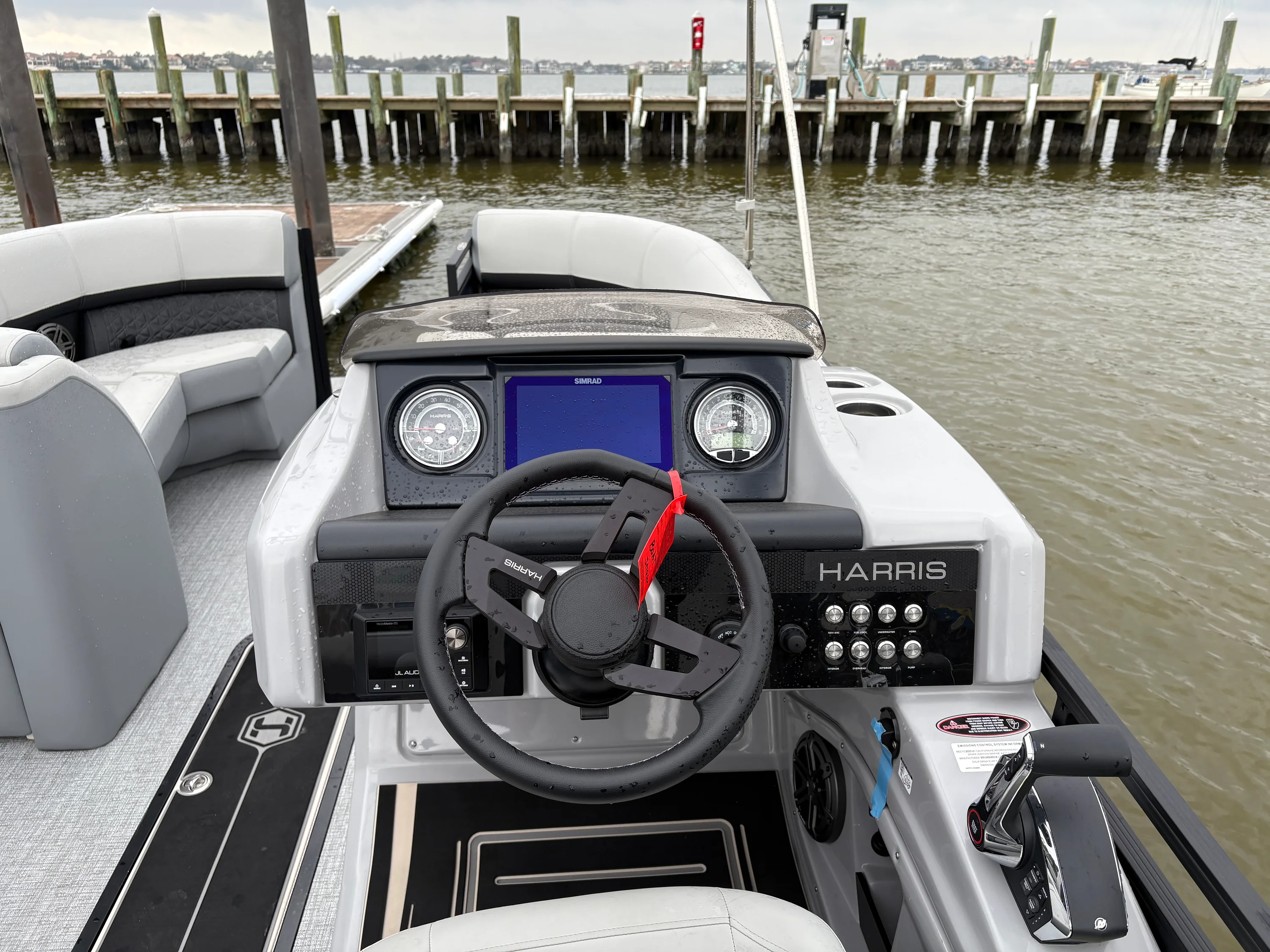 2025 Harris 230 Solstice Image Thumbnail #11