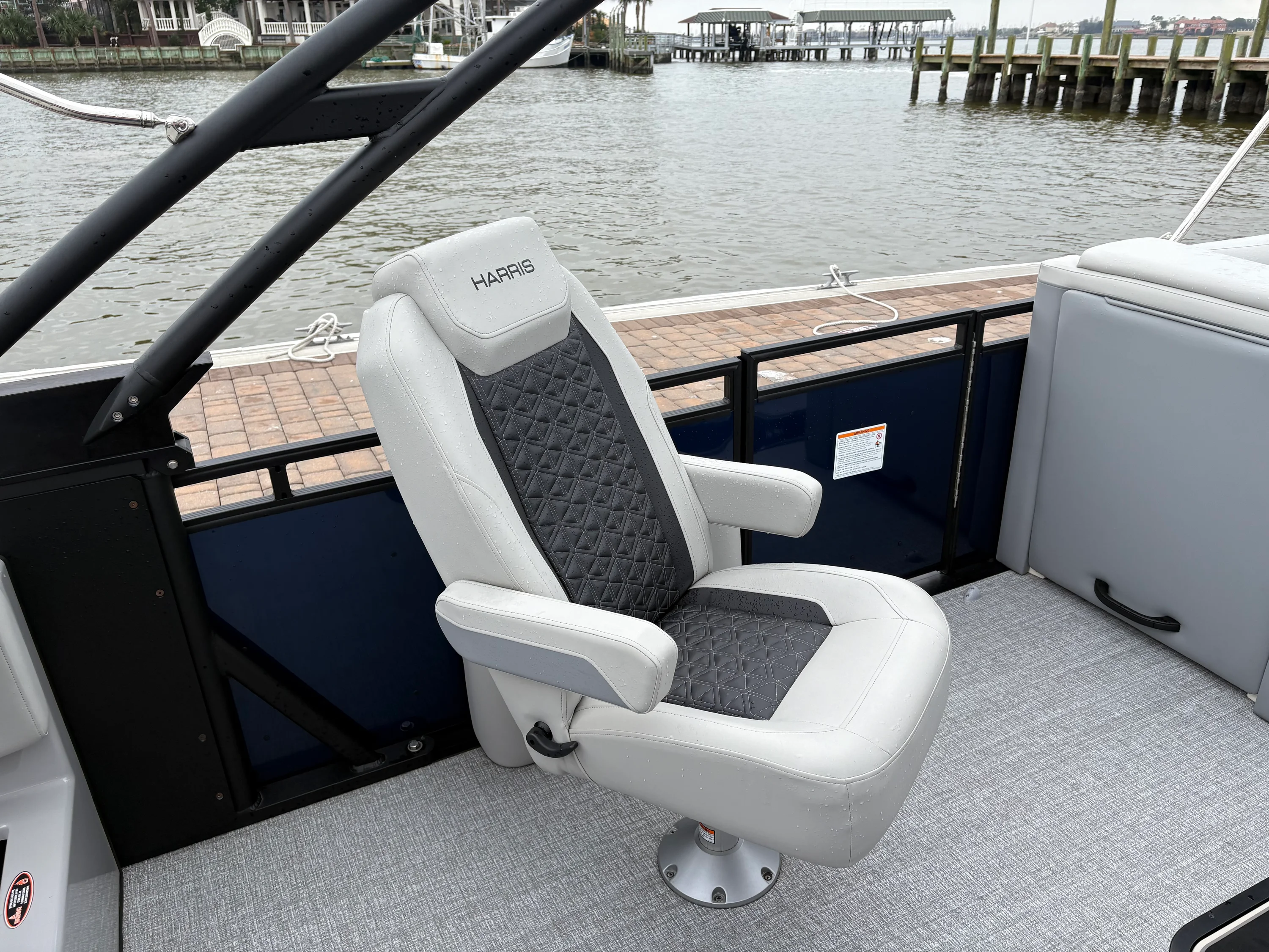 2025 Harris 230 Solstice Image Thumbnail #13