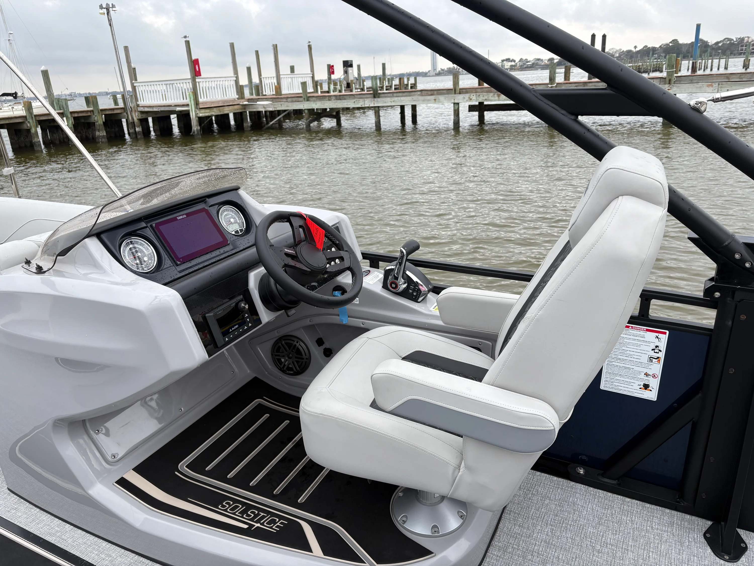 2025 Harris 230 Solstice Image Thumbnail #12