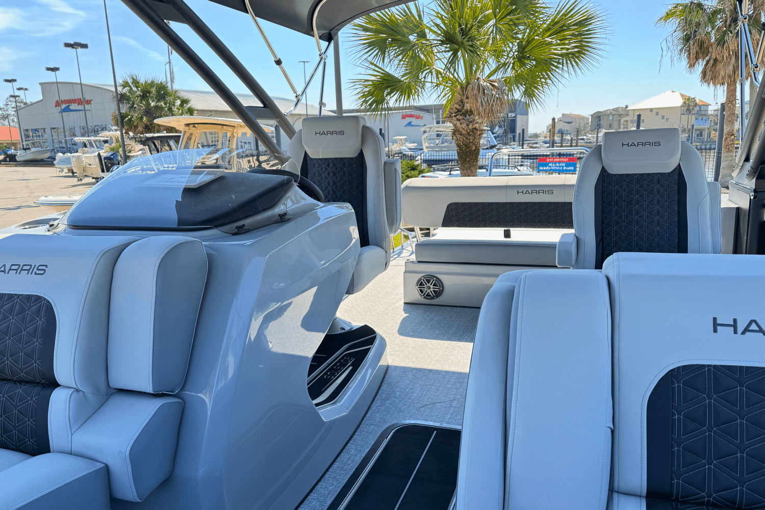 2025 Harris 230 Solstice Image Thumbnail #5