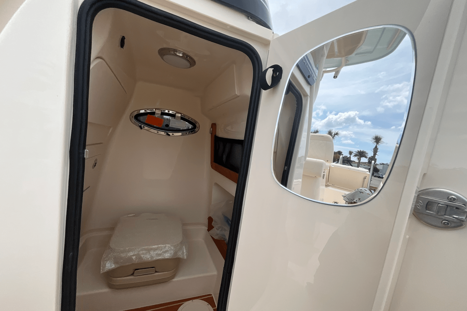 2025 Grady-White 251 CE Image Thumbnail #16