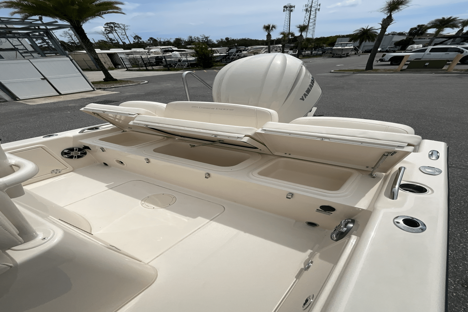 2025 Grady-White 251 CE Image Thumbnail #6