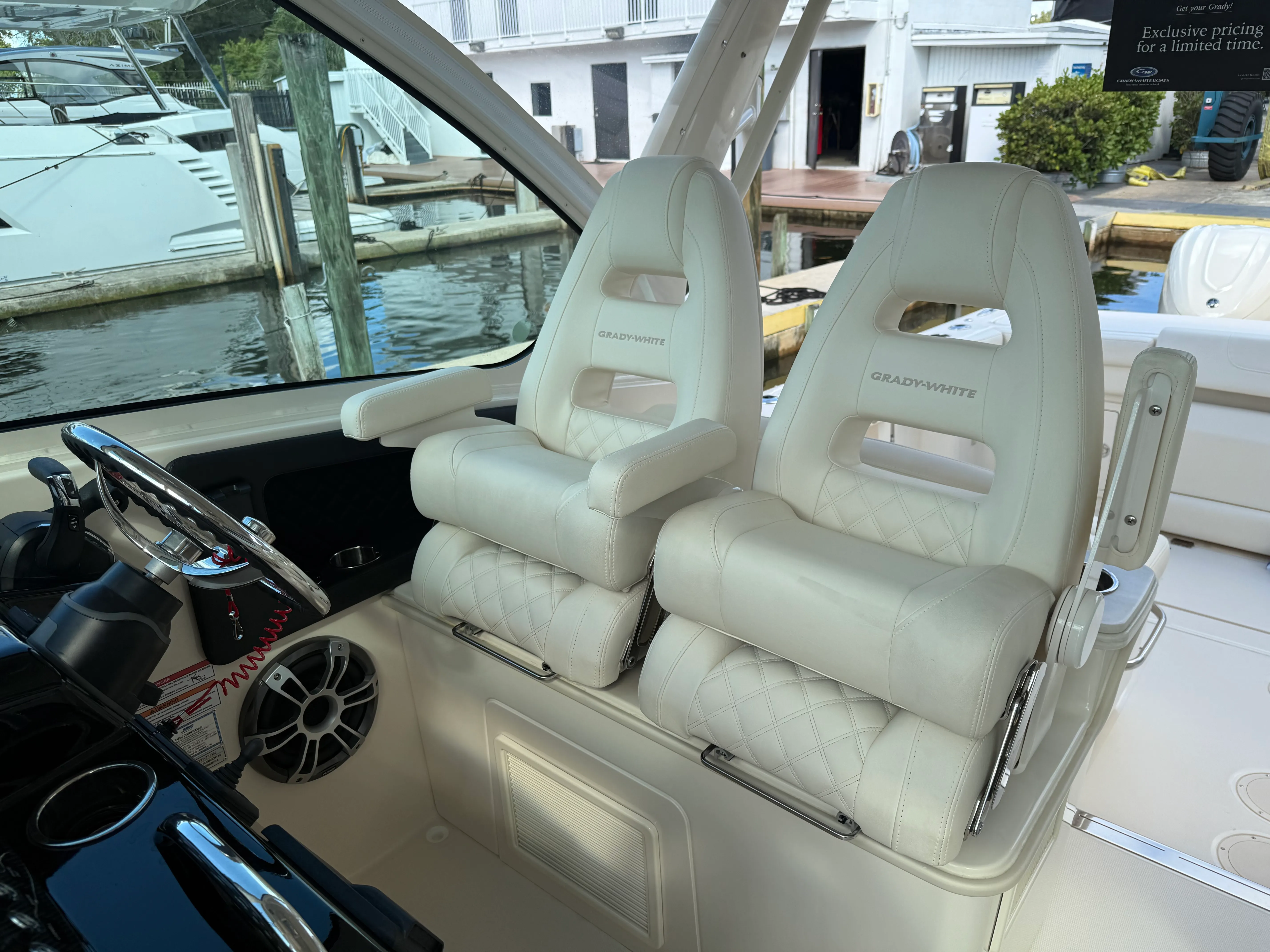 2025 Grady-White Freedom 345 Image Thumbnail #2