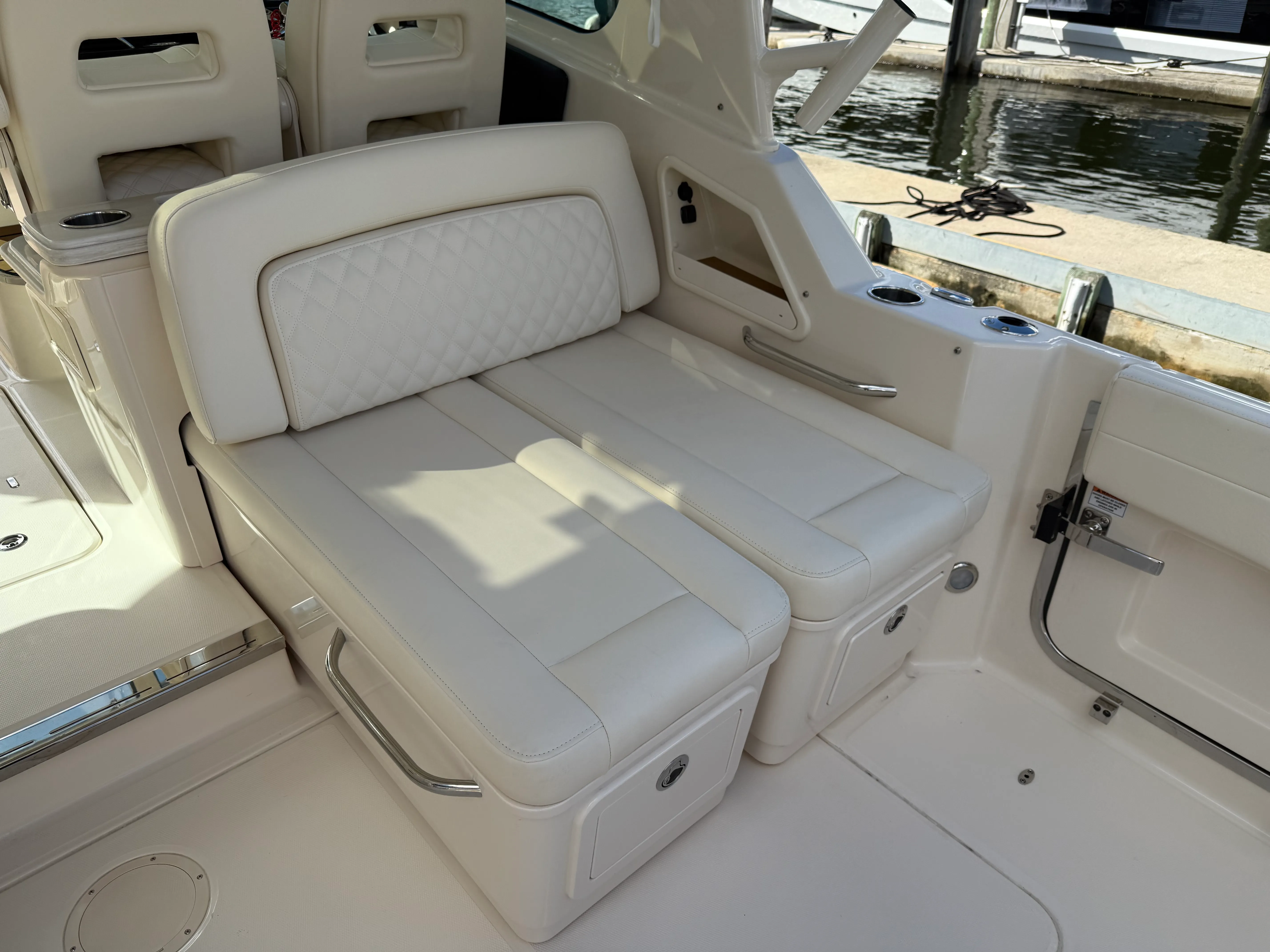 2025 Grady-White Freedom 345 Image Thumbnail #3