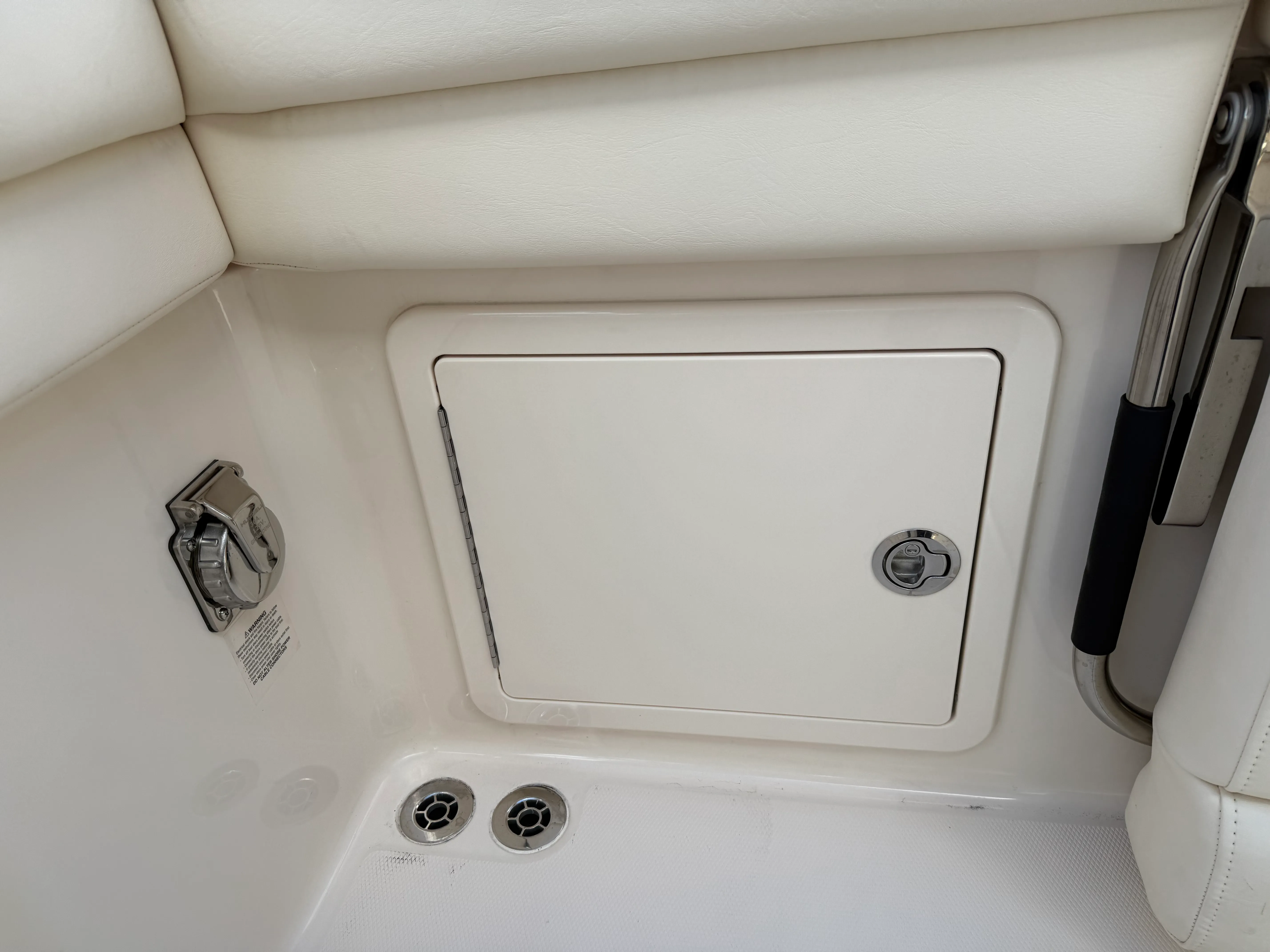 2025 Grady-White Freedom 345 Image Thumbnail #12