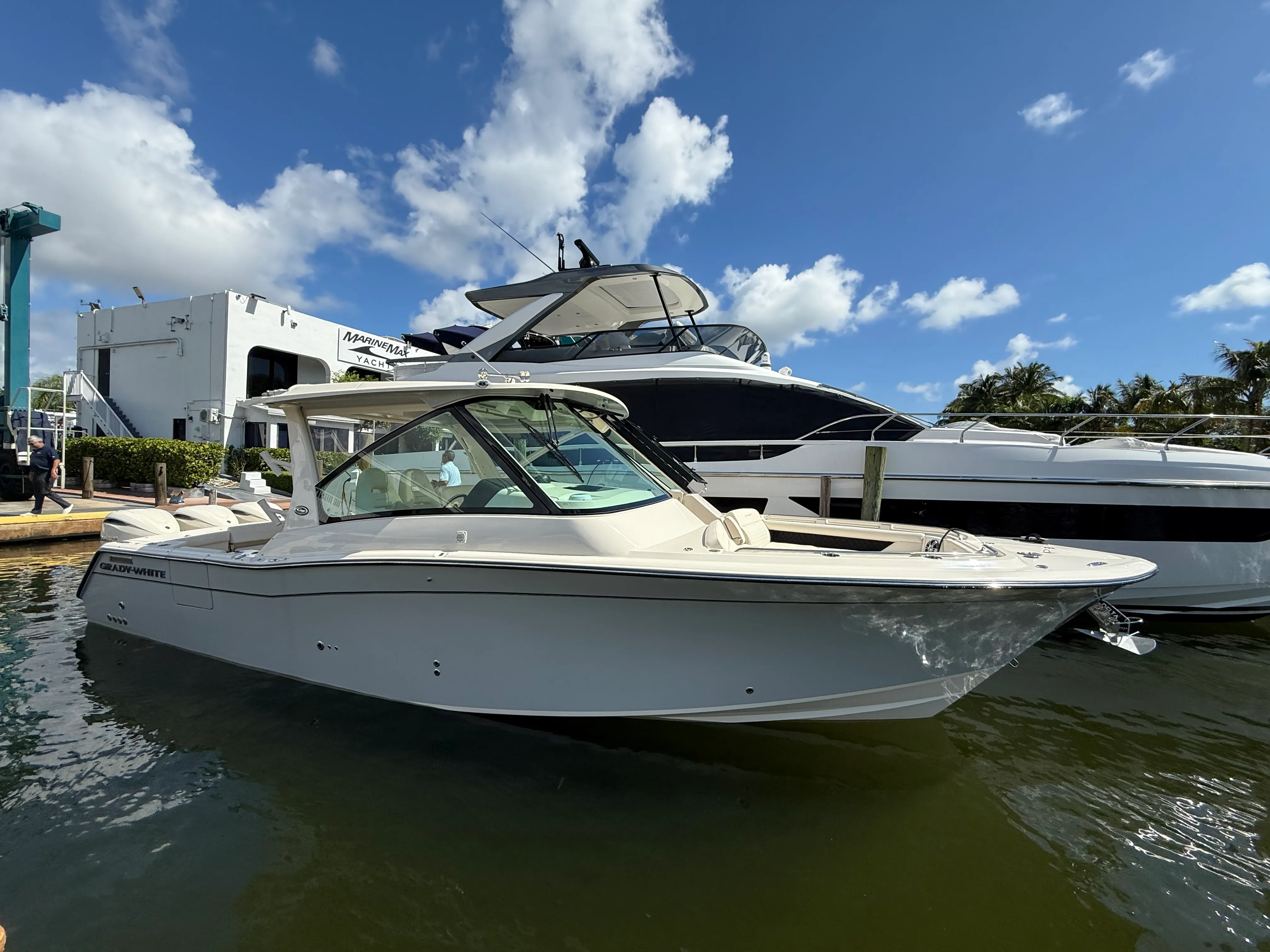 2025 Grady-White Freedom 345 Image Thumbnail #0