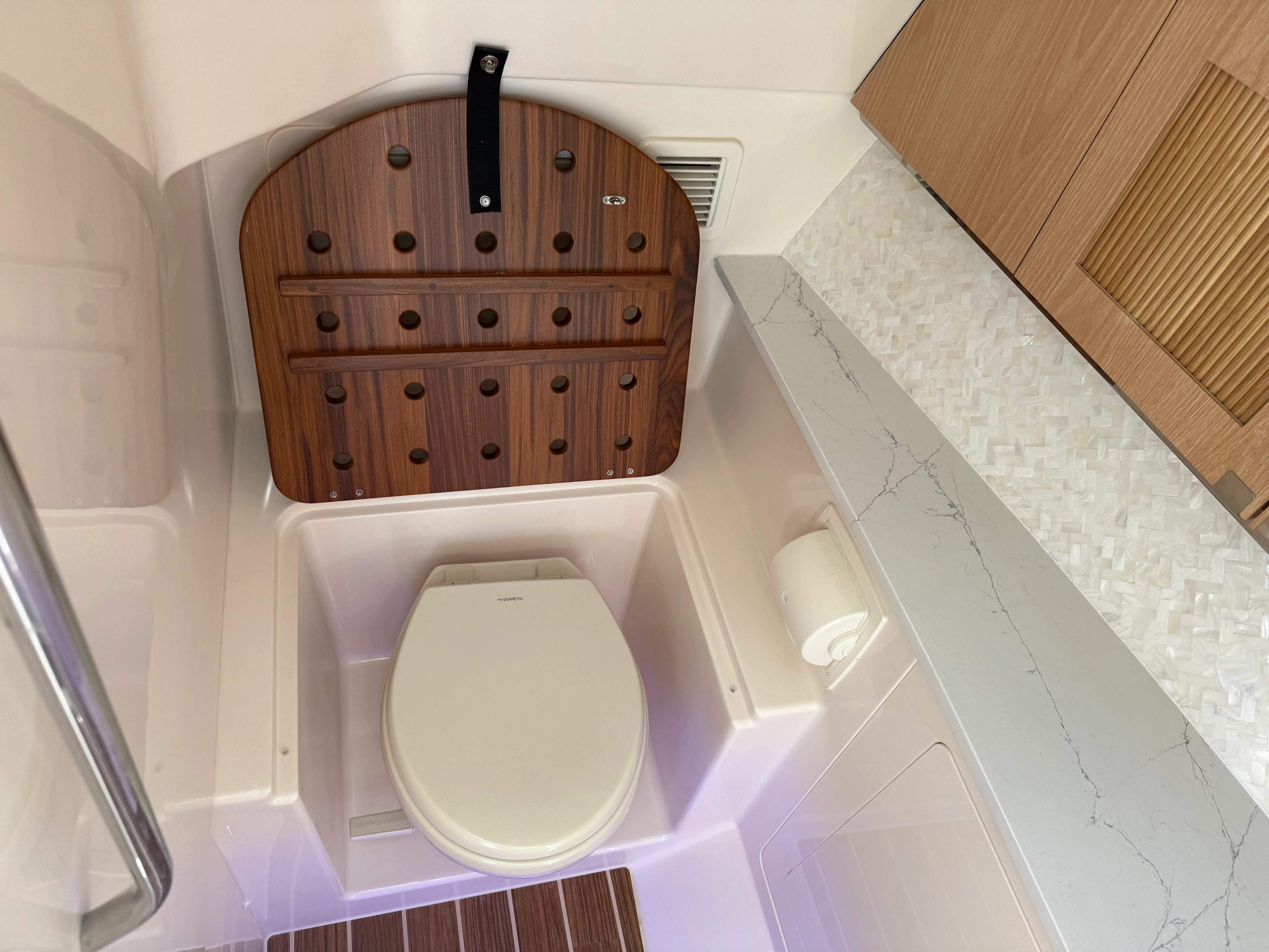 2025 Grady-White Freedom 345 Image Thumbnail #19