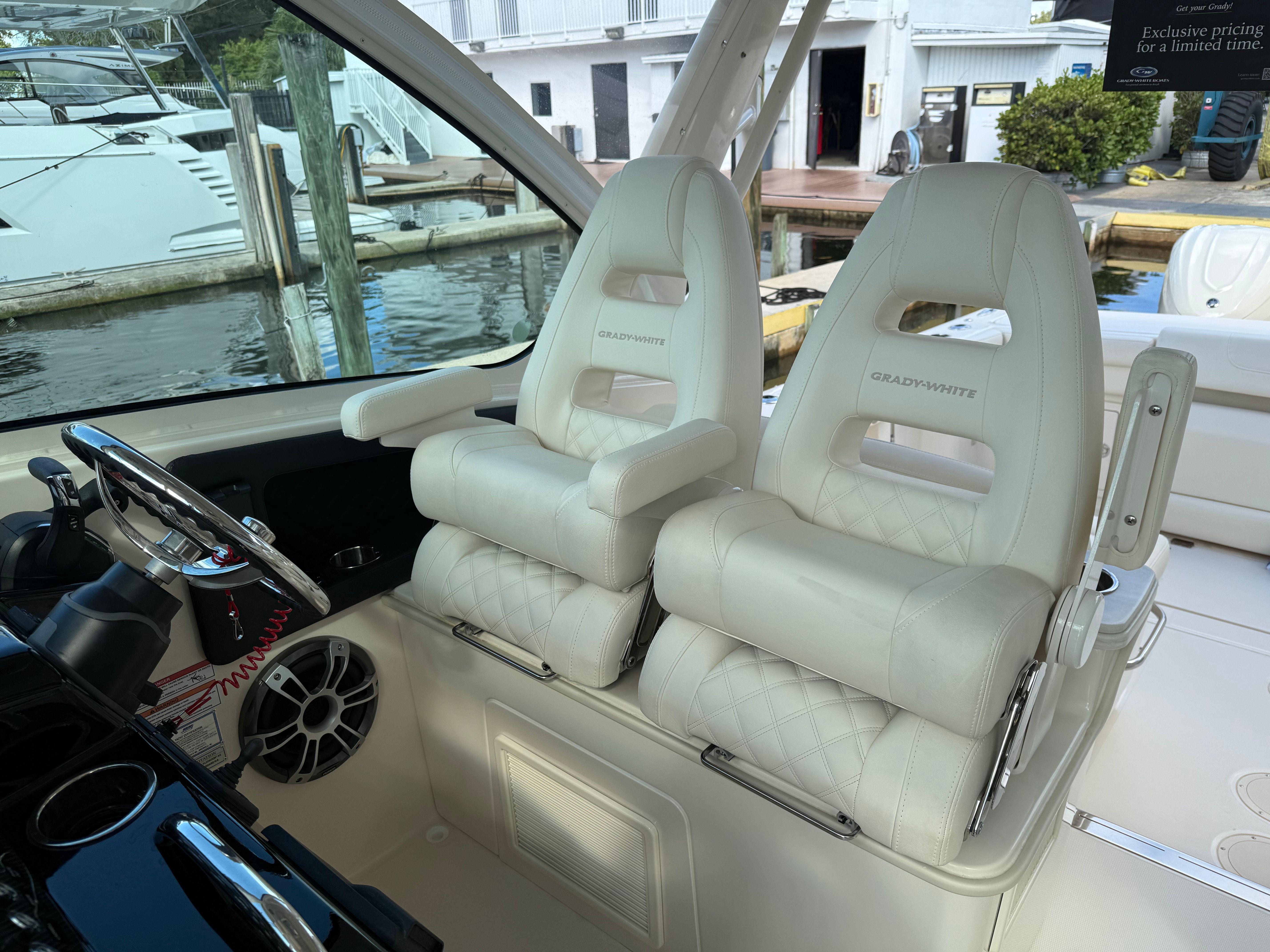 2025 Grady-White Freedom 345 Image Thumbnail #2