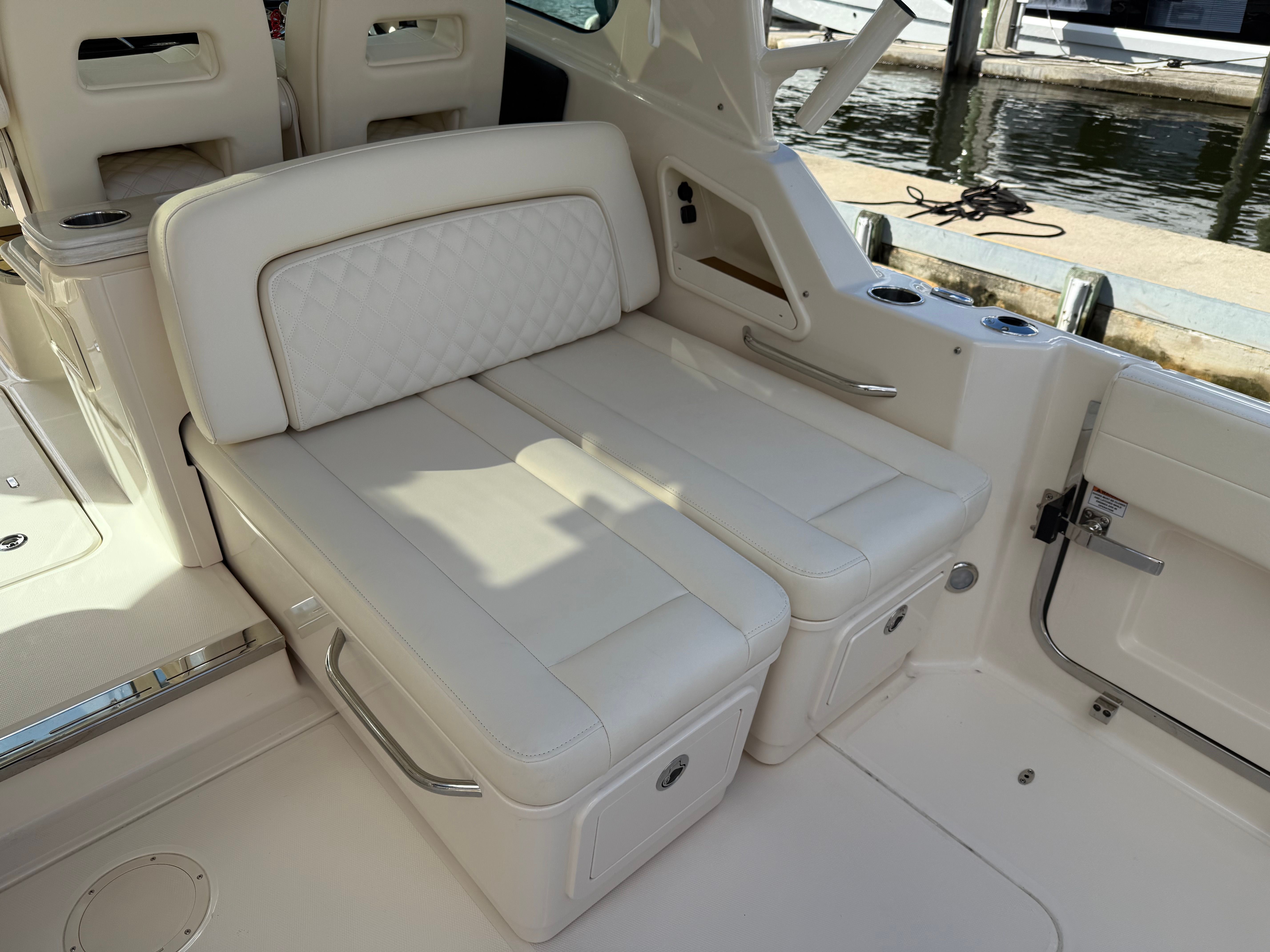 2025 Grady-White Freedom 345 Image Thumbnail #3