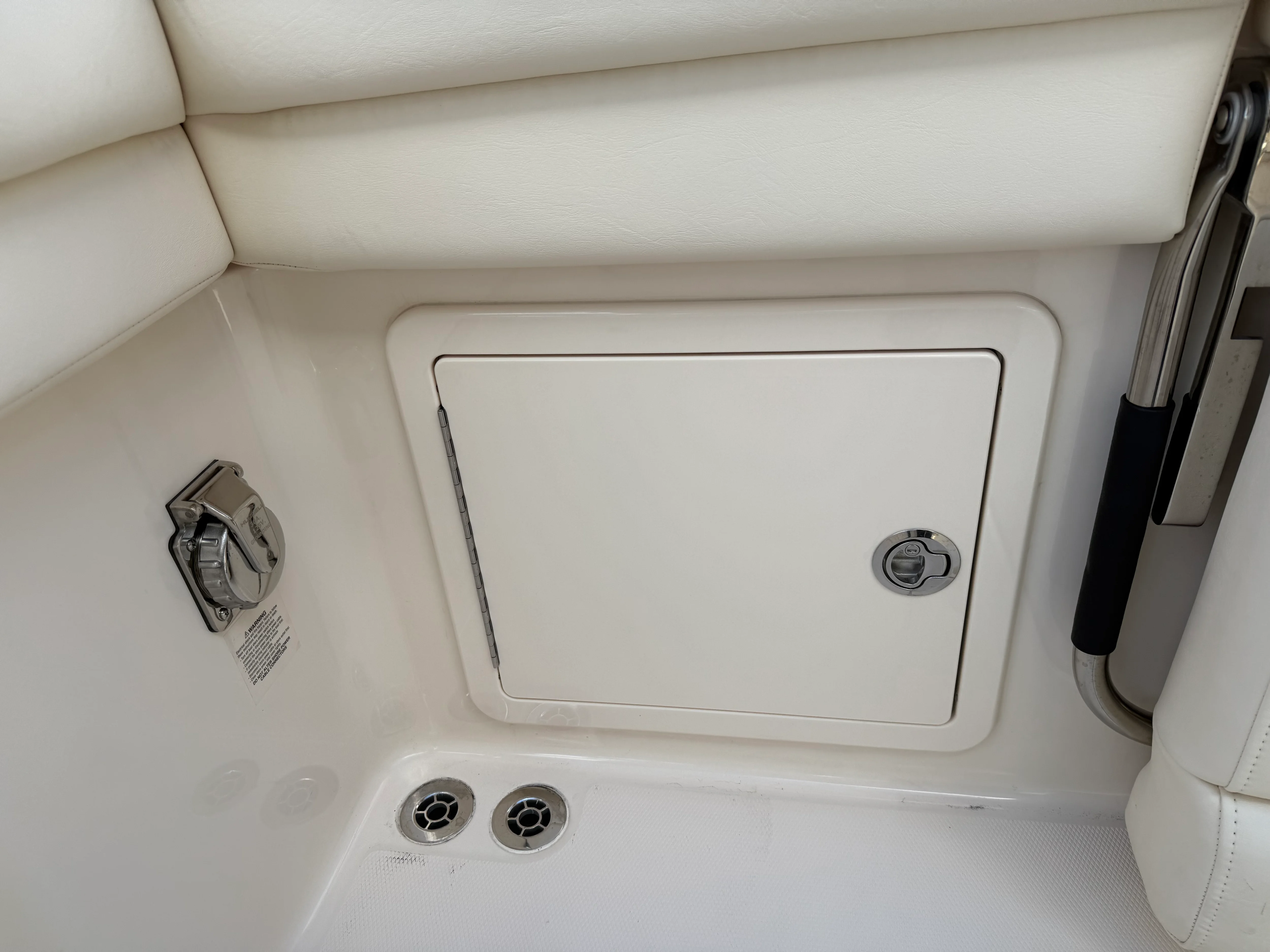 2025 Grady-White Freedom 345 Image Thumbnail #12