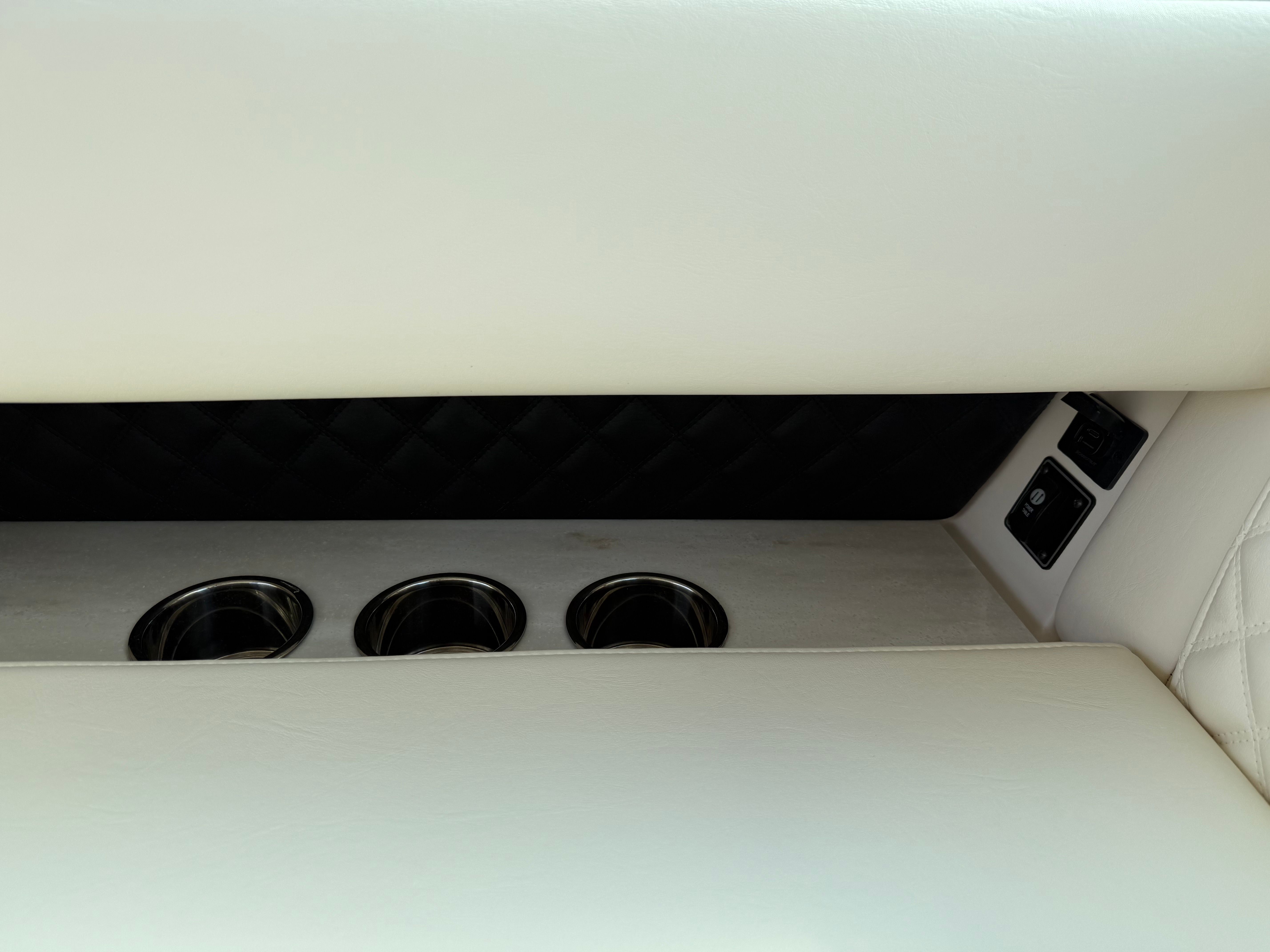 2025 Grady-White Freedom 345 Image Thumbnail #25