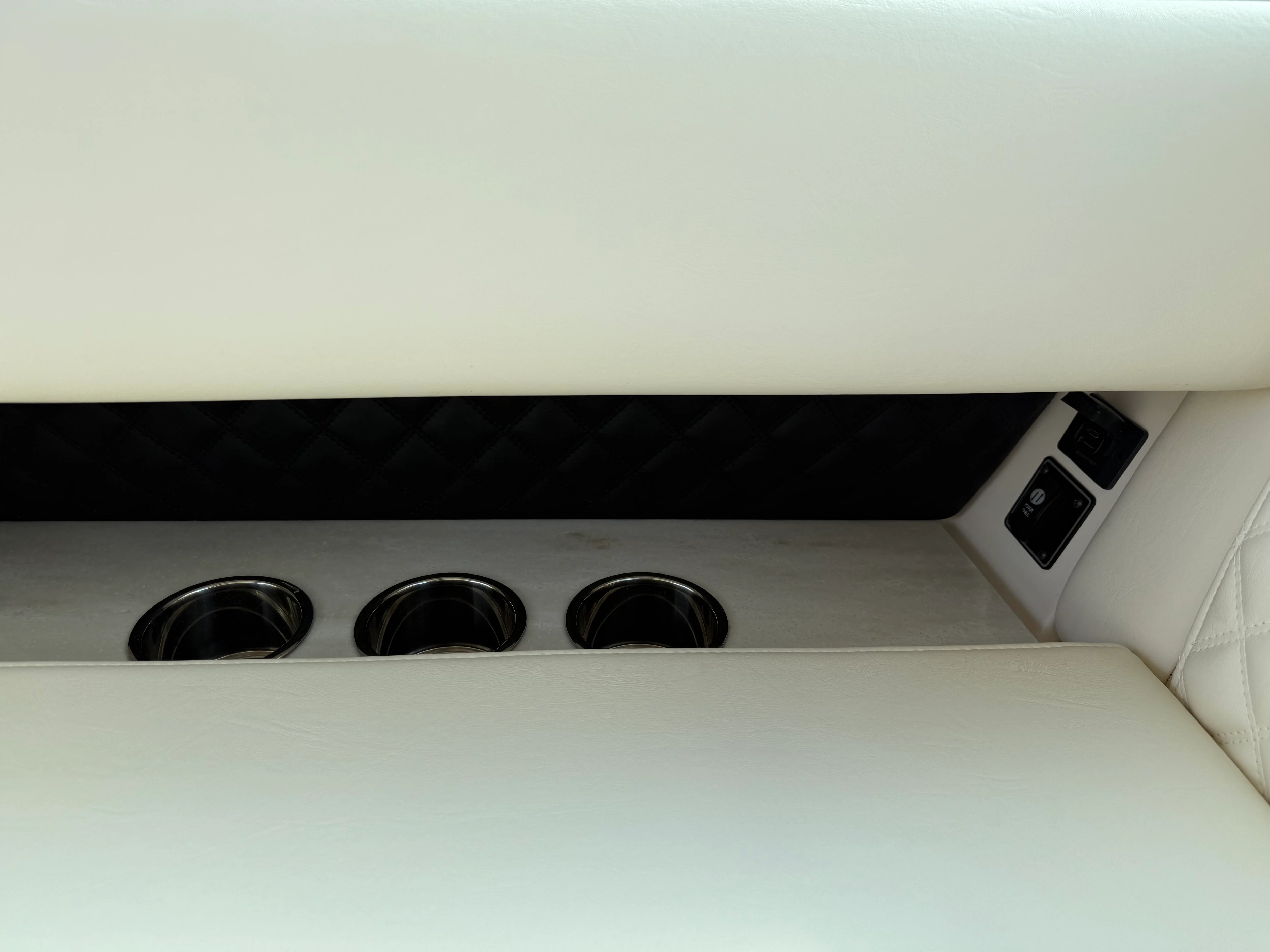 2025 Grady-White Freedom 345 Image Thumbnail #25