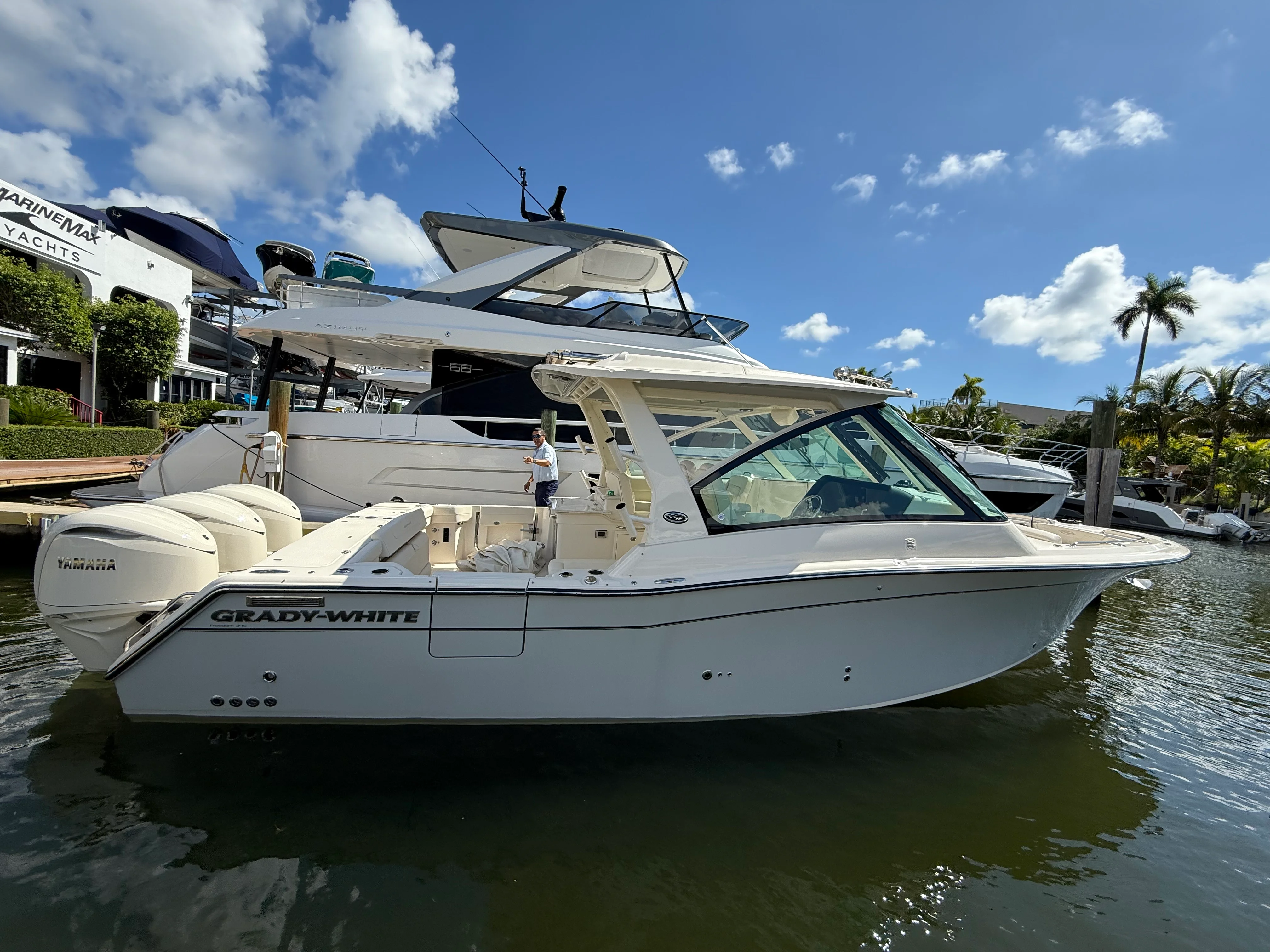 2025 Grady-White Freedom 345 Image Thumbnail #1