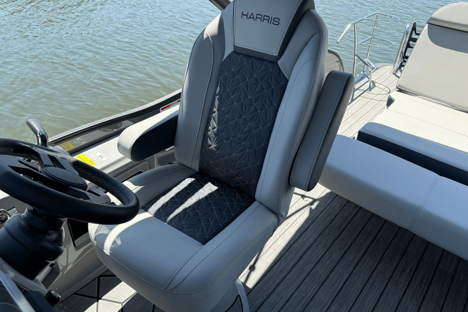 2025 Harris 230 Grand Mariner Image Thumbnail #17