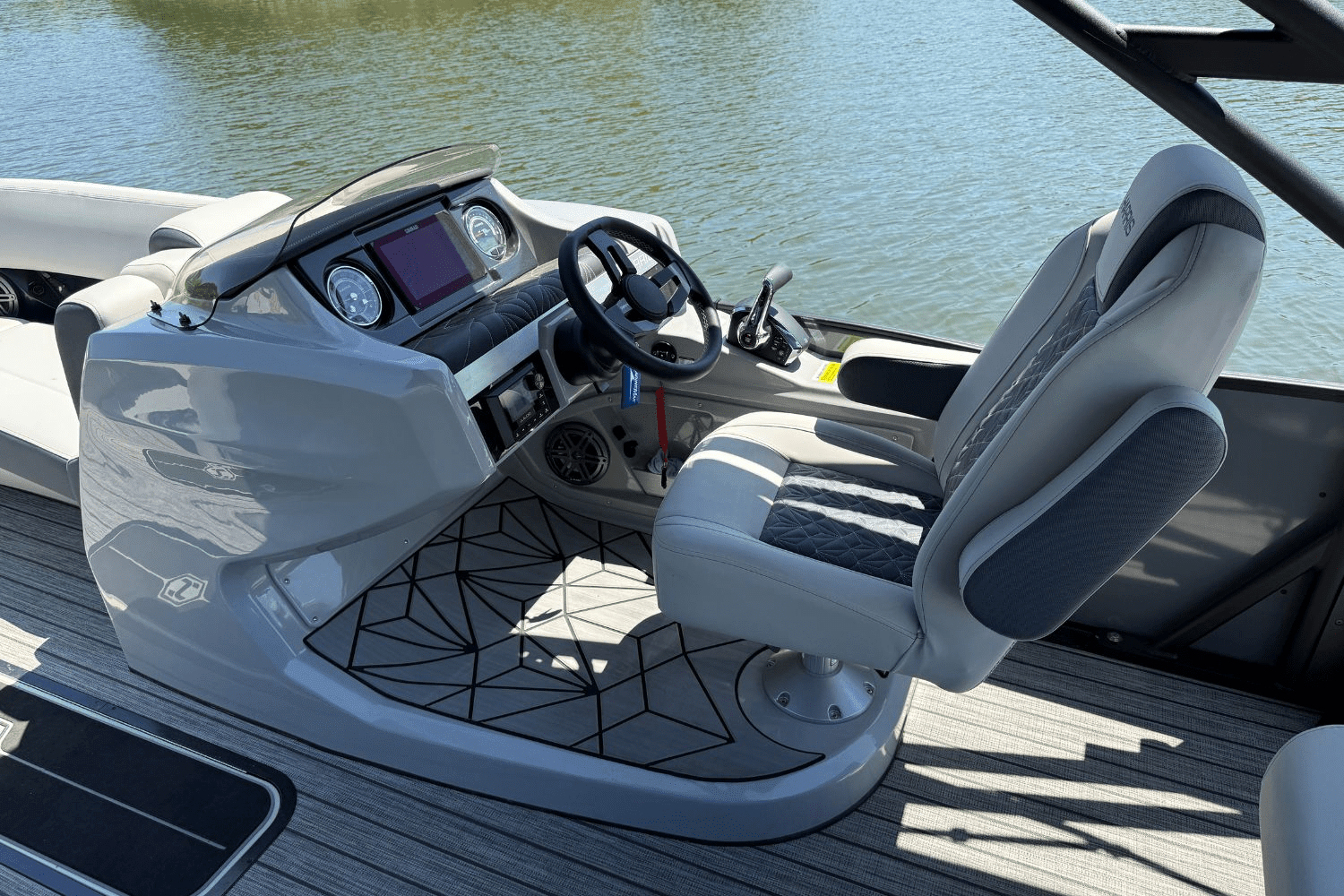 2025 Harris 230 Grand Mariner Image Thumbnail #16