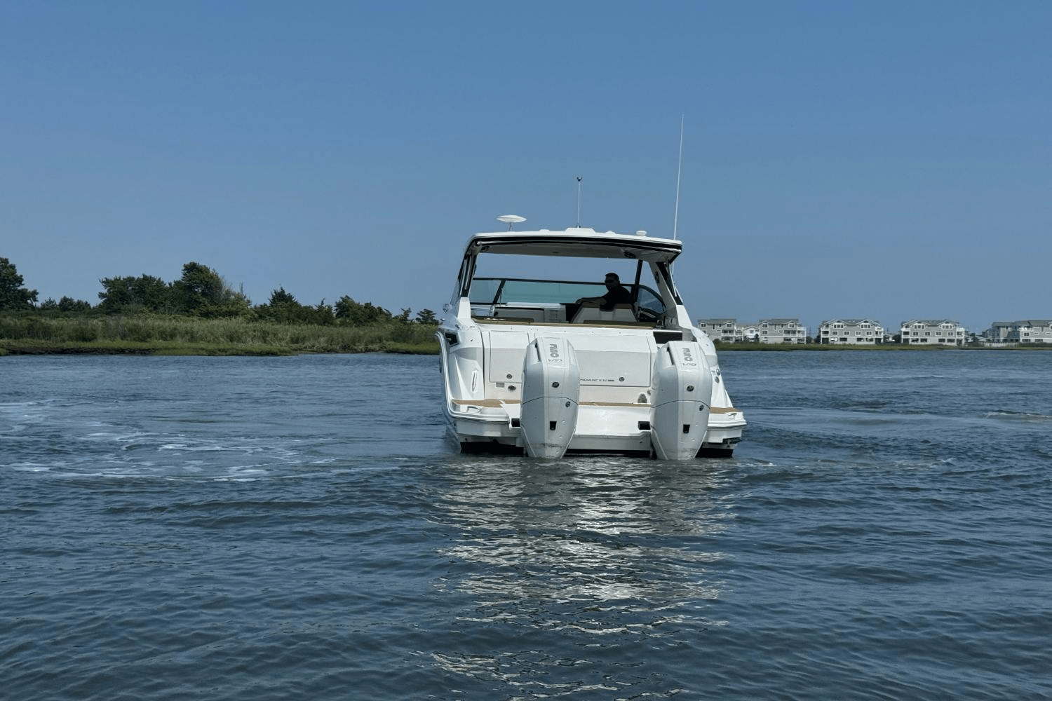 2025 Sea Ray Sundancer 320 Outboard Image Thumbnail #5
