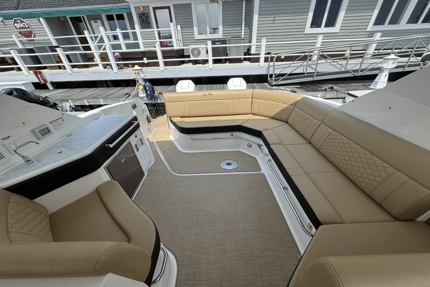 2025 Sea Ray Sundancer 320 Outboard Image Thumbnail #3