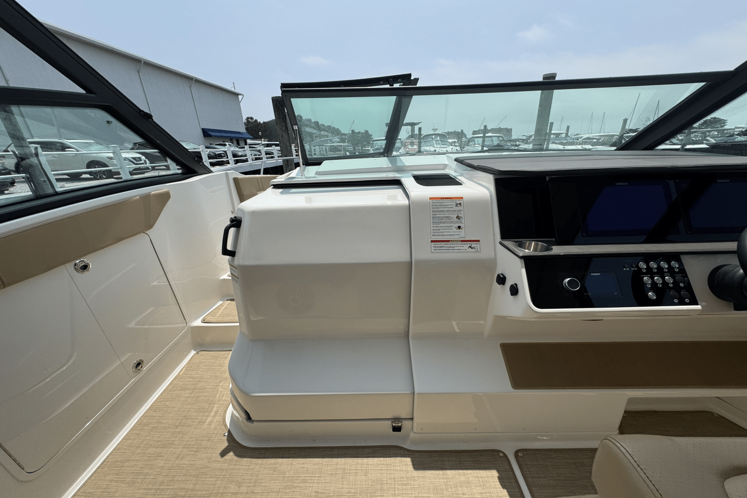 2025 Sea Ray Sundancer 320 Outboard Image Thumbnail #24